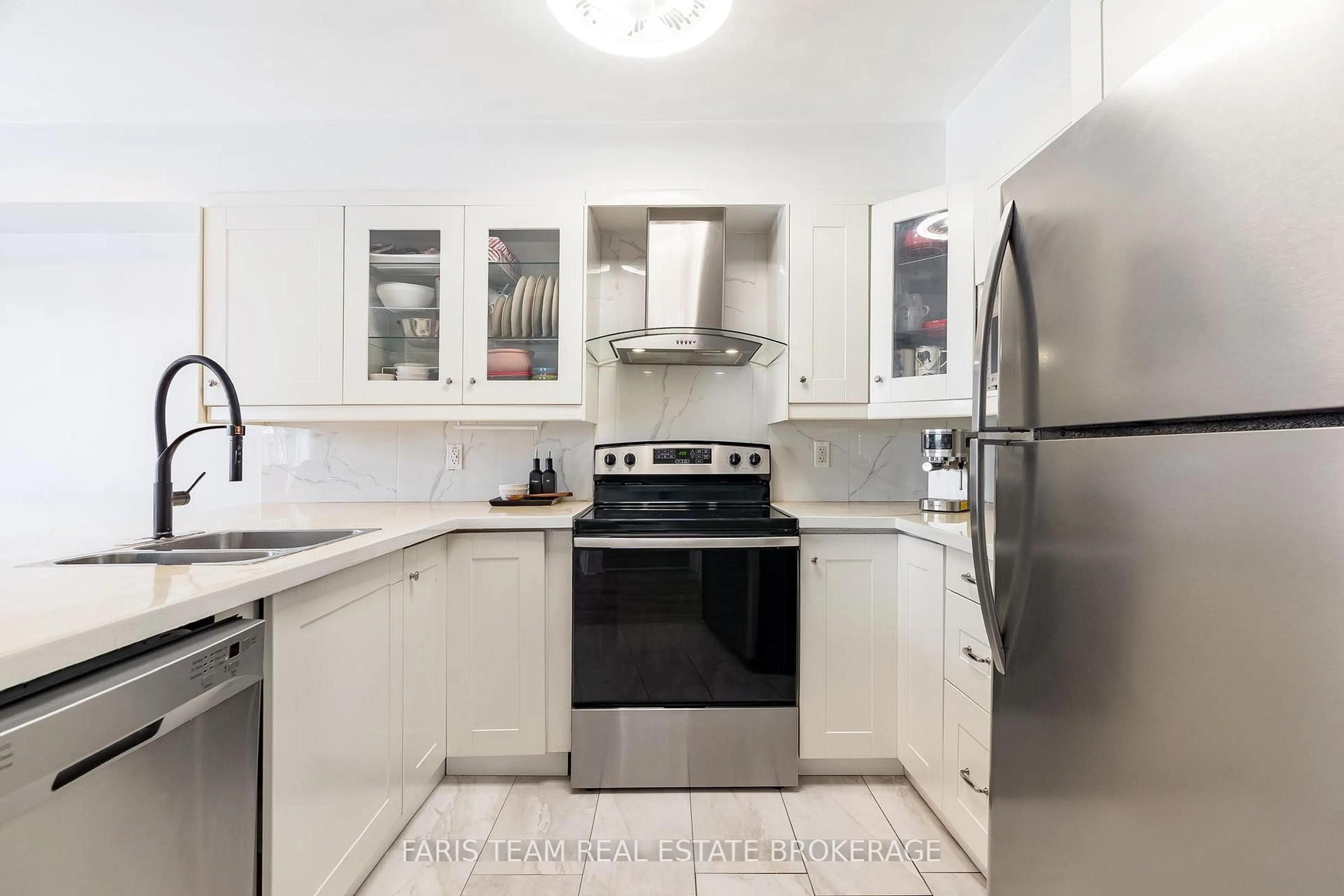 Unknown for 233 Stanley St, Barrie Ontario L4M 6X9