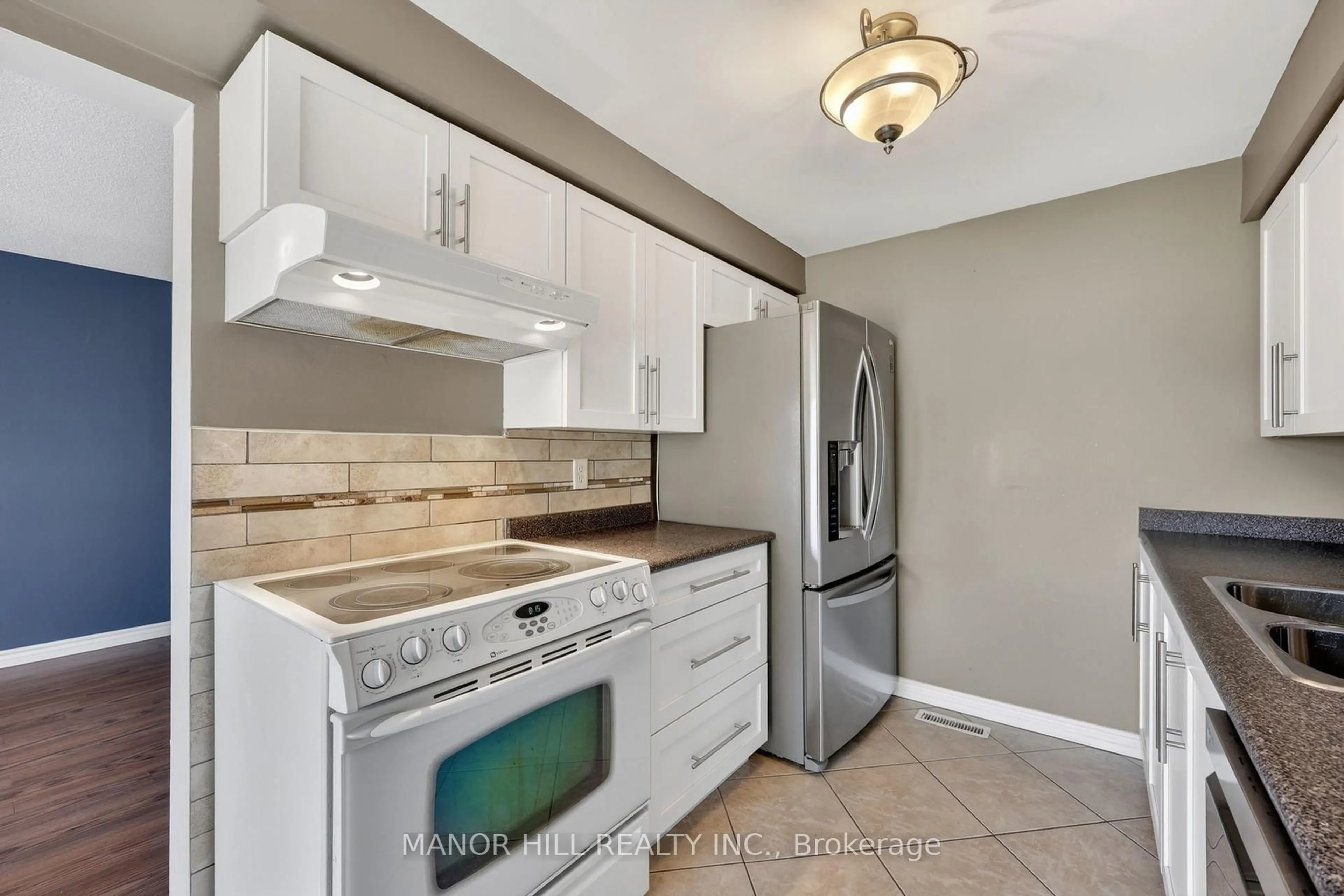 Unknown for 62 Monarchy St, Barrie Ontario L4M 7K1