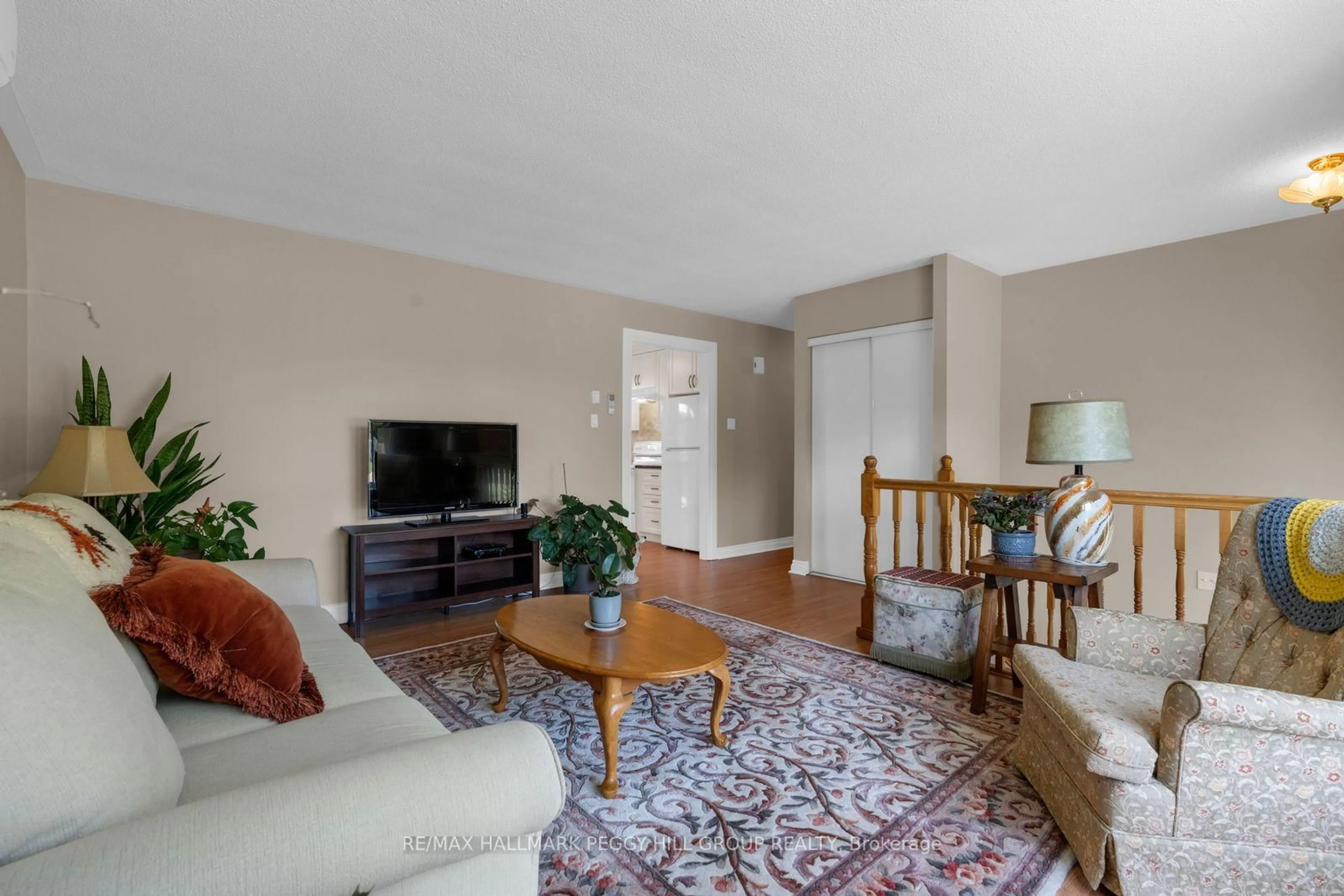 Living room with furniture, unknown for 3644 Baldwick Lane, Springwater Ontario L0M 1T0