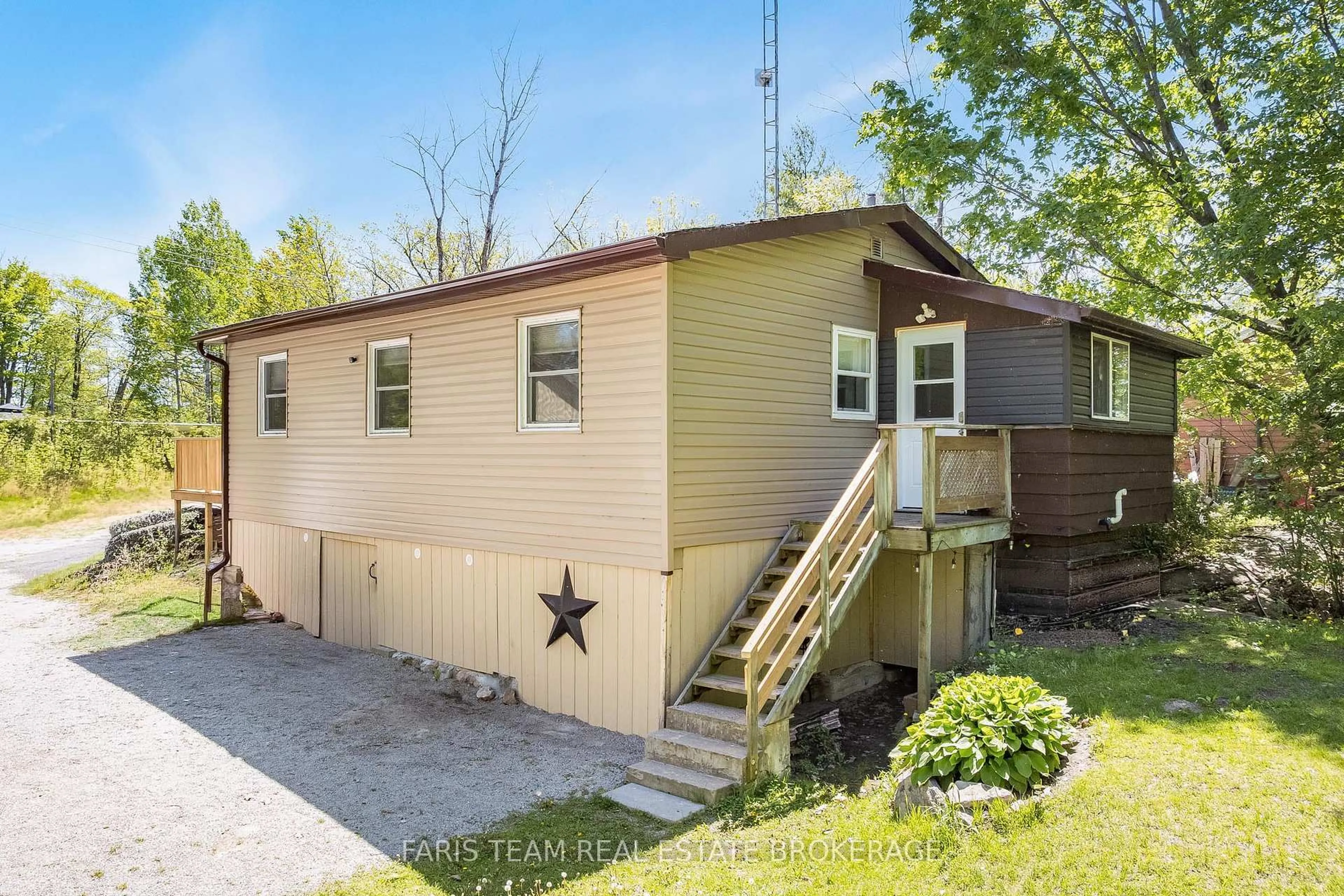 Home with vinyl exterior material, unknown for 62 Forest Harbour Pkwy, Tay Ontario L0K 1E0