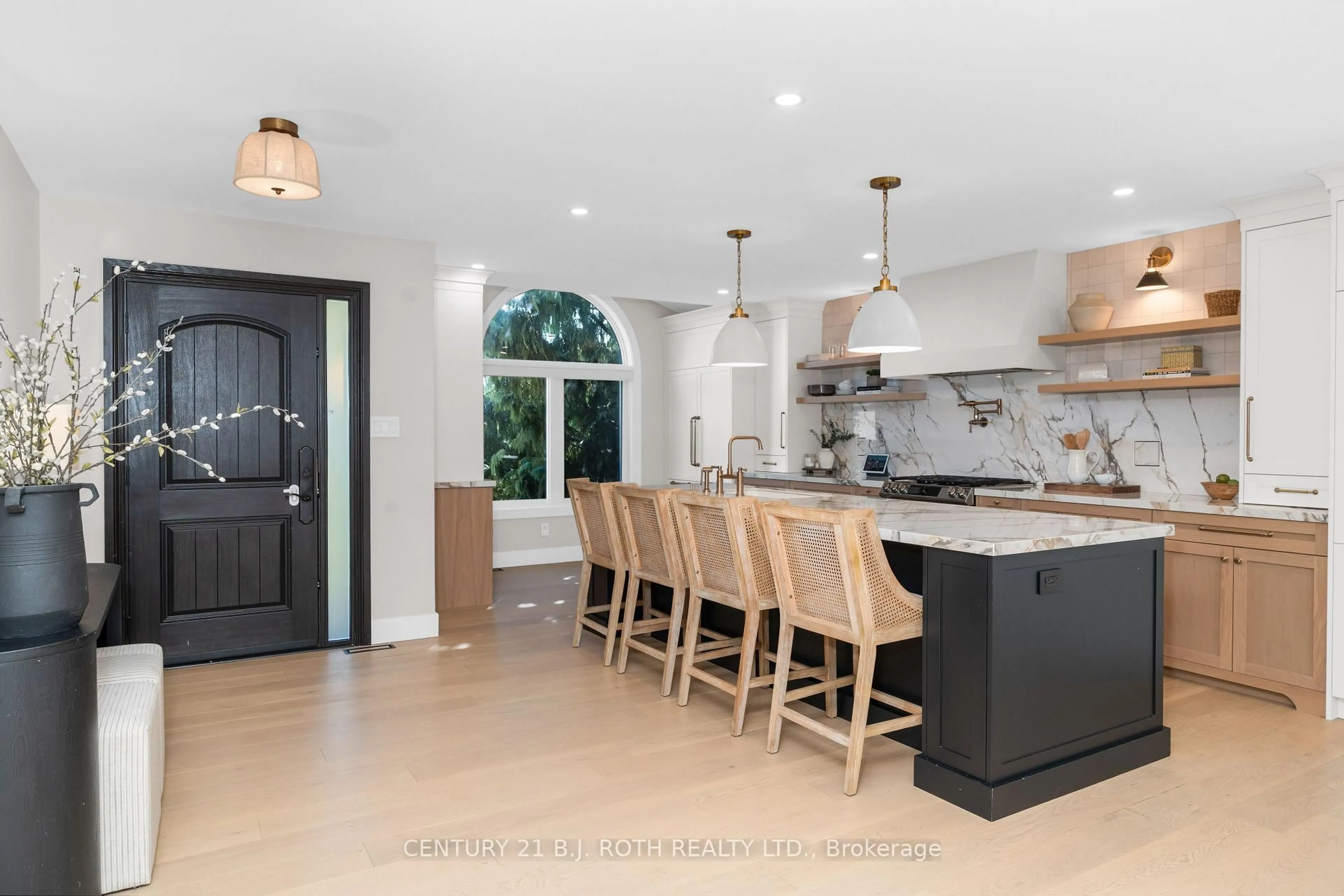 Open concept kitchen, ceramic/tile floor for 151 Wildwood Tr, Barrie Ontario L4N 7Z7