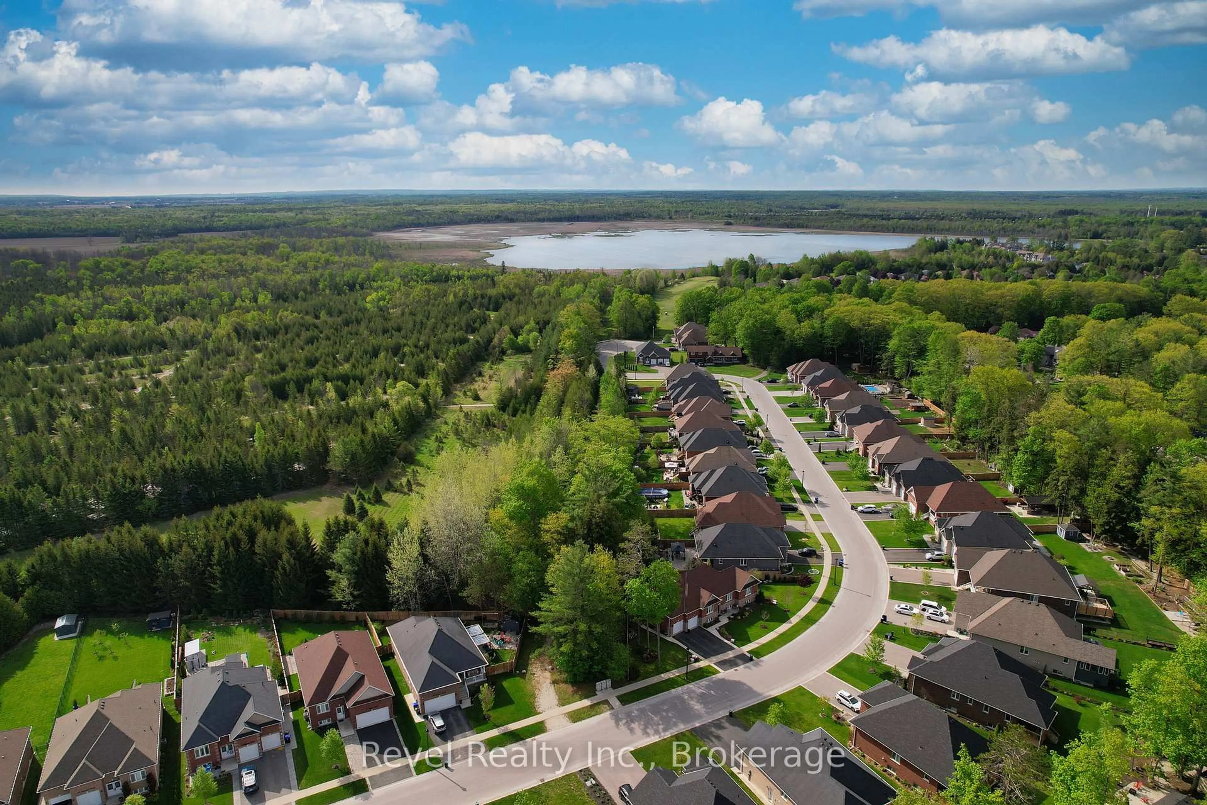A pic from outside/outdoor area/front of a property/back of a property/a pic from drone, water/lake/river/ocean view for 31 Natures Tr, Wasaga Beach Ontario L9Z 0H4
