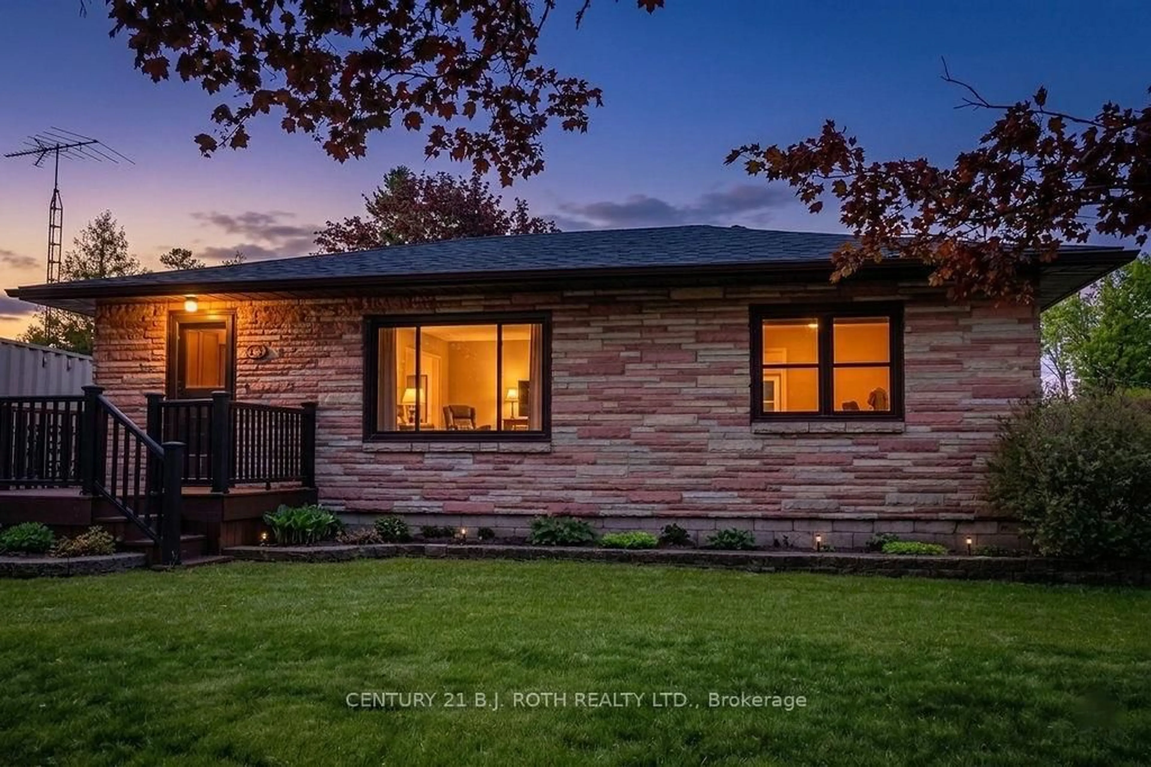 Home with brick exterior material, unknown for 53 FITTONS Rd, Orillia Ontario L3V 3V1