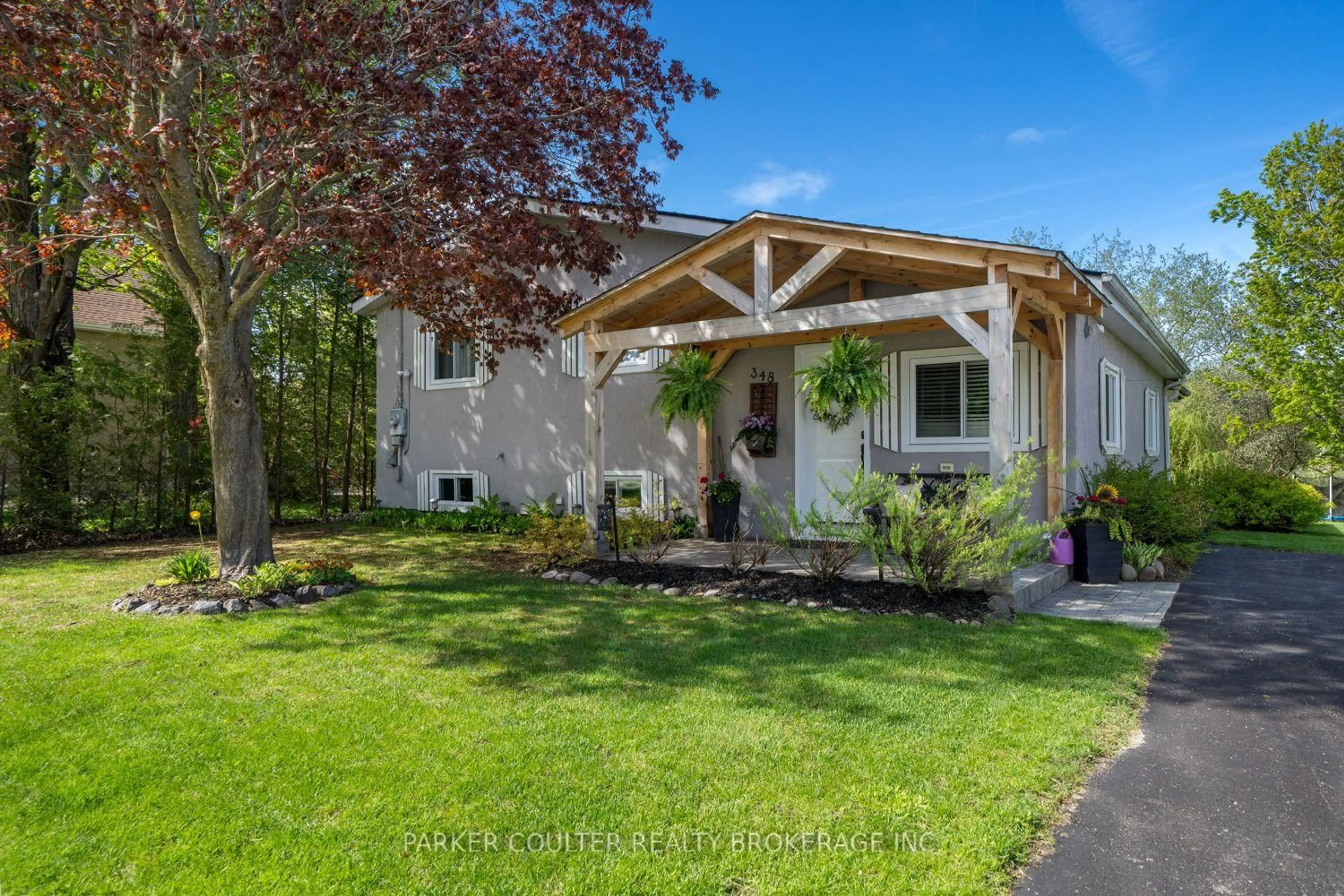 Home with vinyl exterior material, street for 348 Albert St, Tay Ontario L0K 2A0