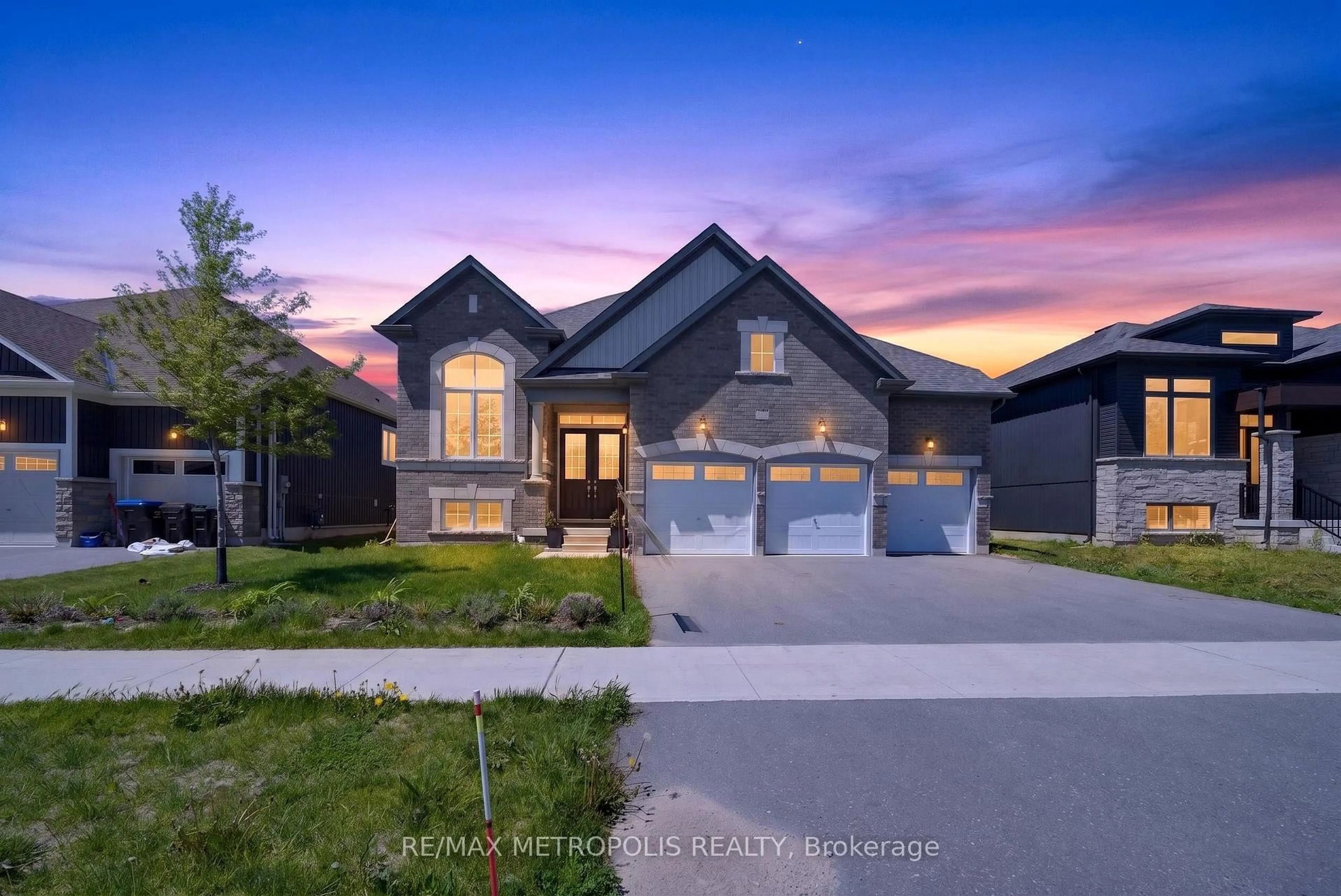 Home with brick exterior material, street for 298 Ramblewood Dr, Wasaga Beach Ontario L9Z 2B2