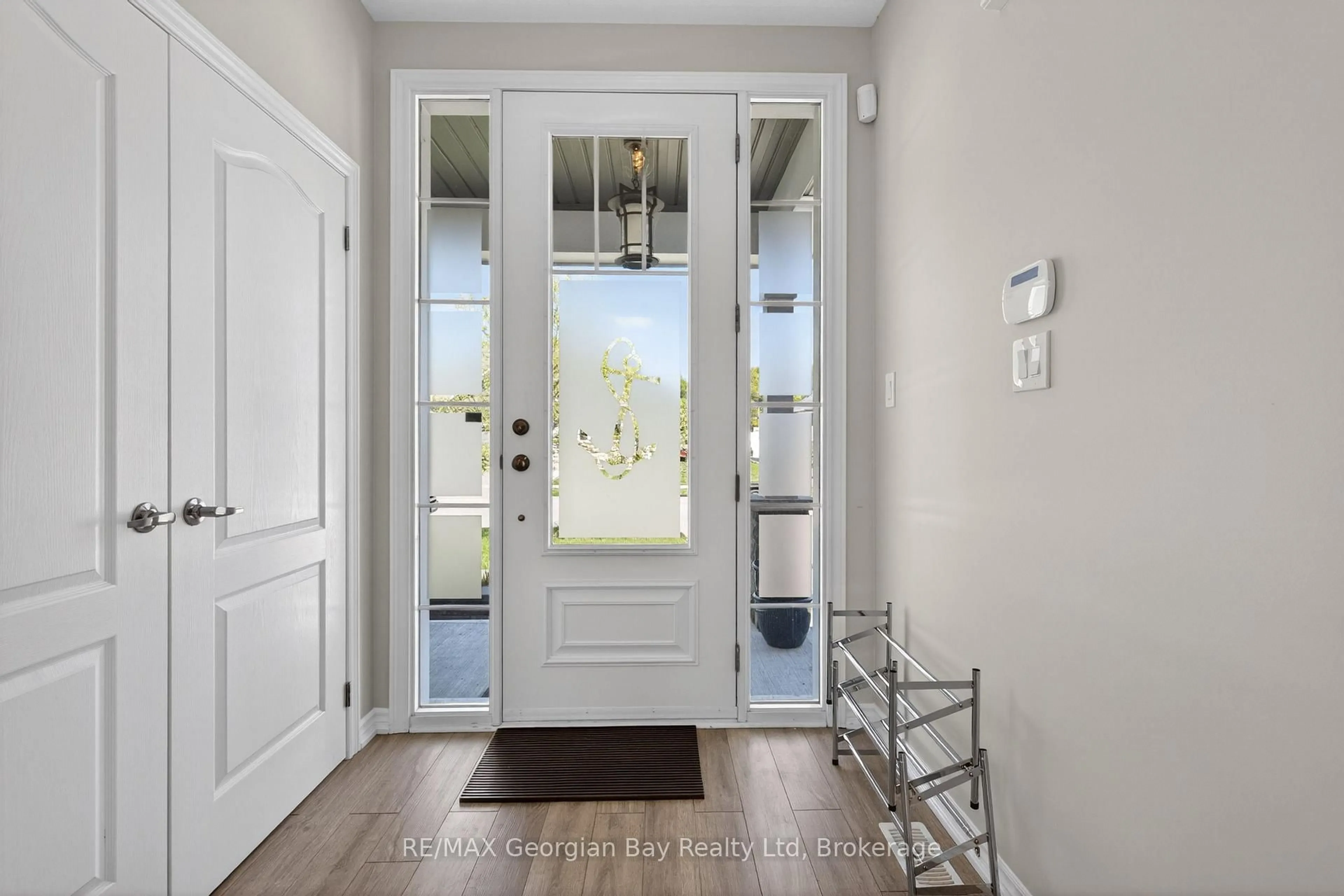 Indoor entryway for 615 Bayport Blvd, Midland Ontario L4R 0C7