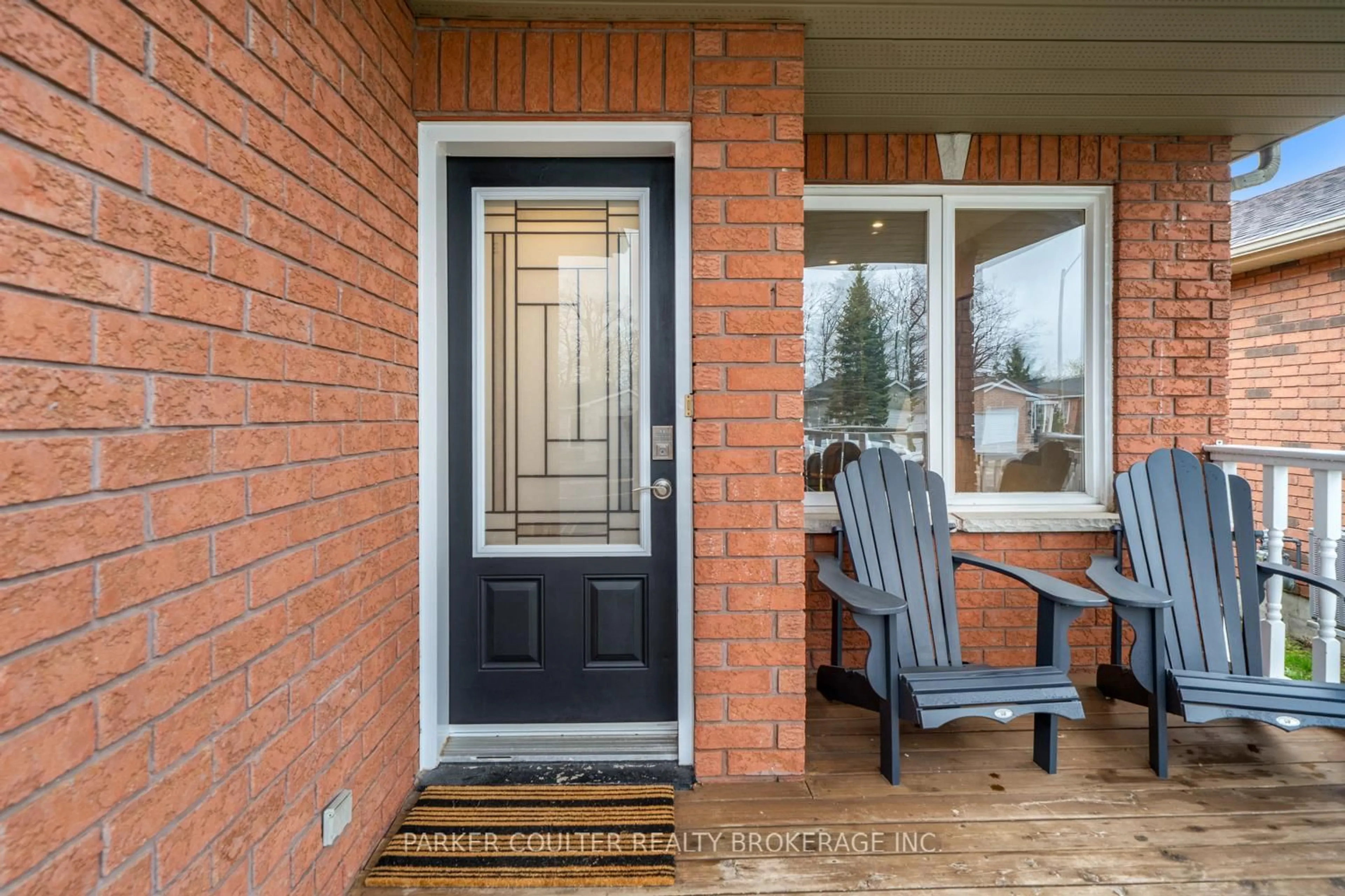 Indoor entryway for 138 Benson Dr, Barrie Ontario L4N 7Y3