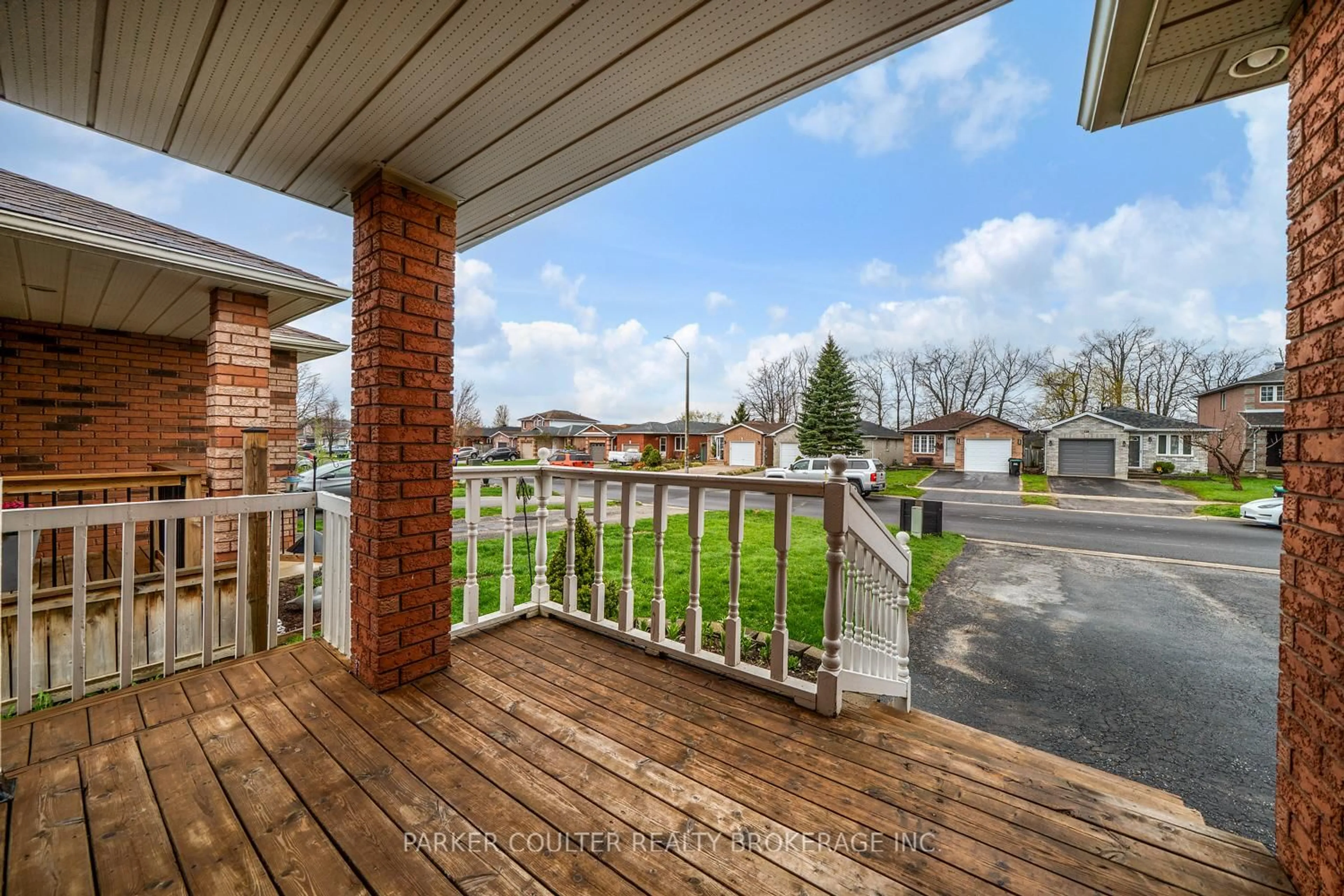 Patio, city buildings view from balcony for 138 Benson Dr, Barrie Ontario L4N 7Y3