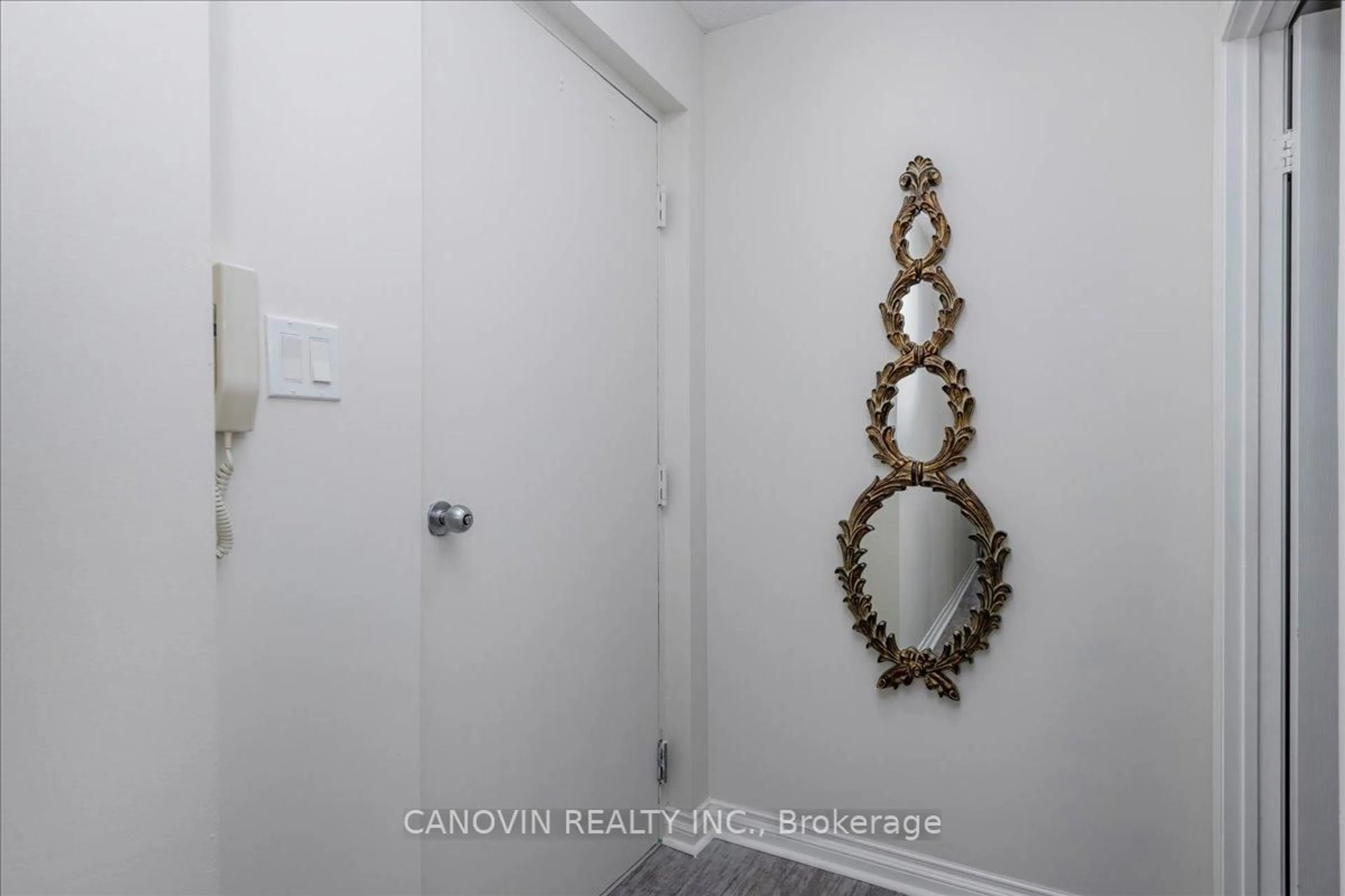 Standard bathroom, unknown for 107 Bond St #202, Orillia Ontario L3V 1J7