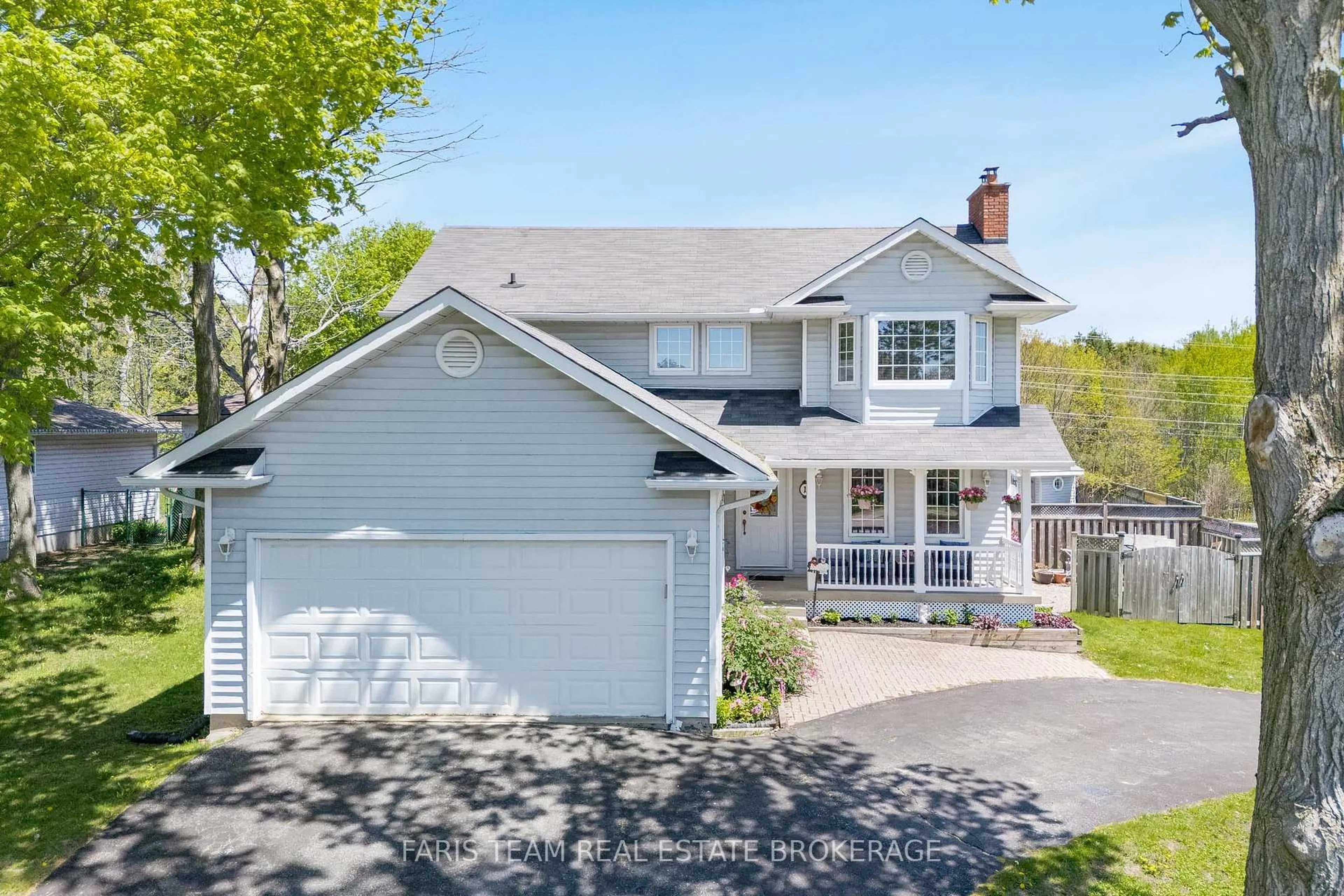 Home with vinyl exterior material, street for 1 Hallen Dr, Penetanguishene Ontario L9M 1G2