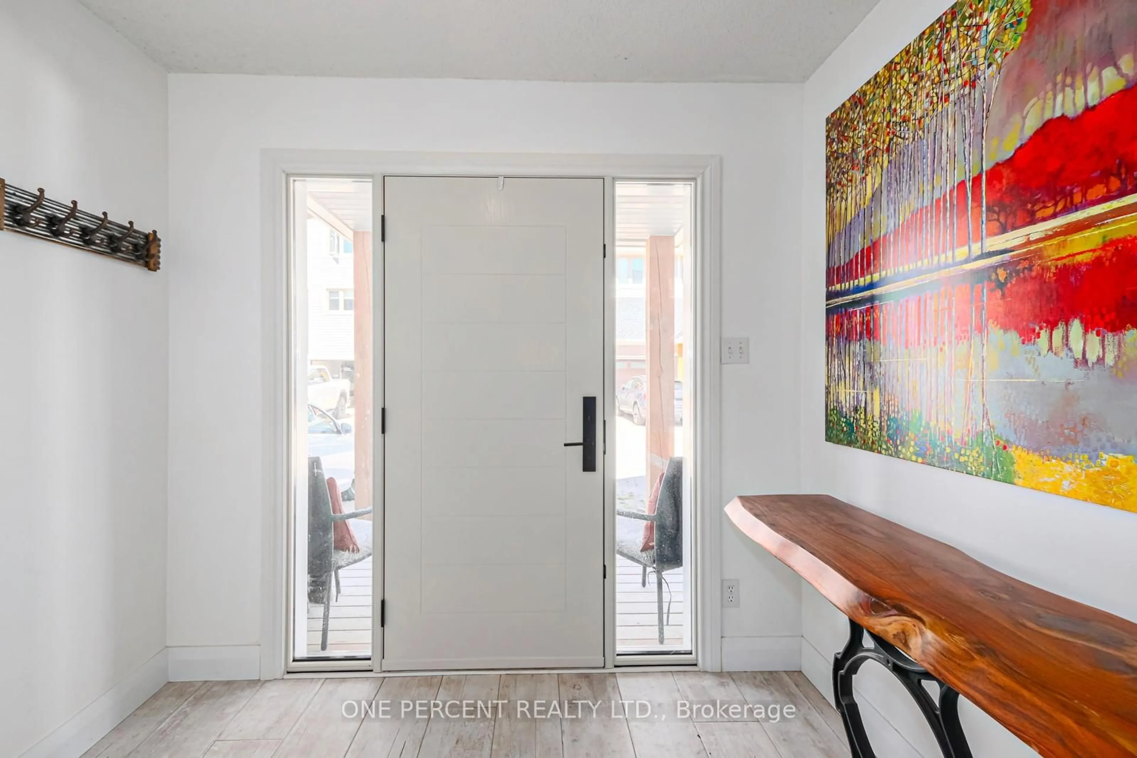 Indoor entryway for 24 Starboard Rd #24, Collingwood Ontario L9Y 5C8