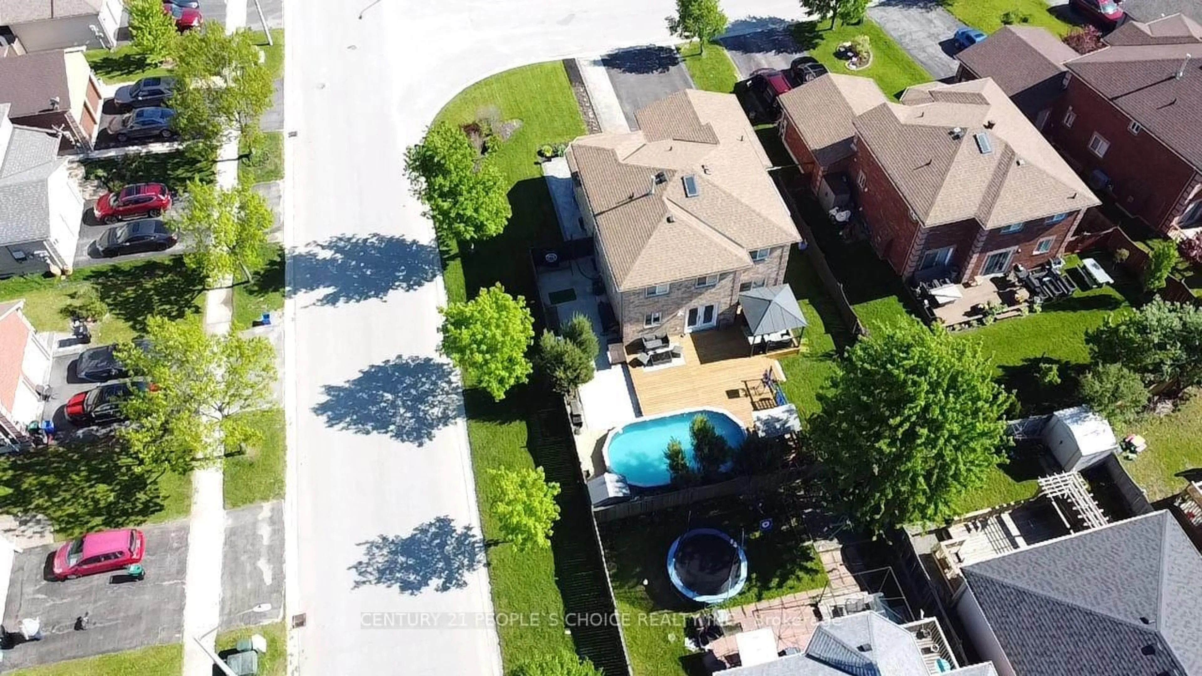 A pic from outside/outdoor area/front of a property/back of a property/a pic from drone, street for 2 Irene Dr, Barrie Ontario L4N 0Y7