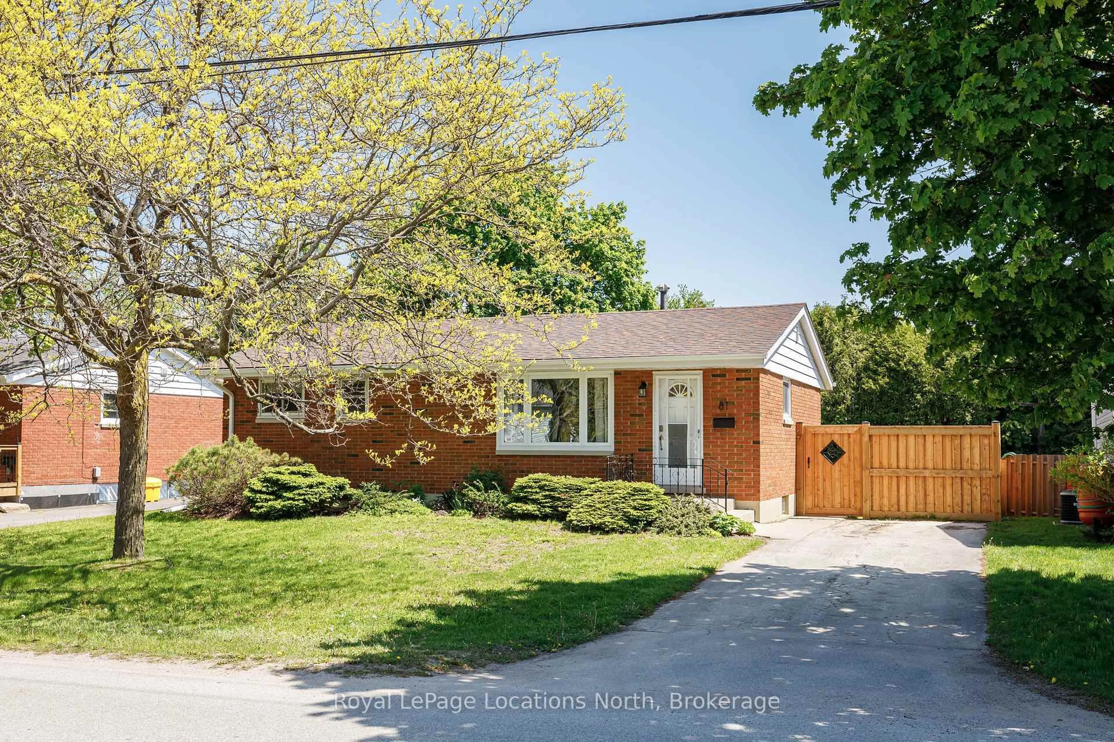 Home with brick exterior material, street for 81 Peel St, Collingwood Ontario L9Y 3V5