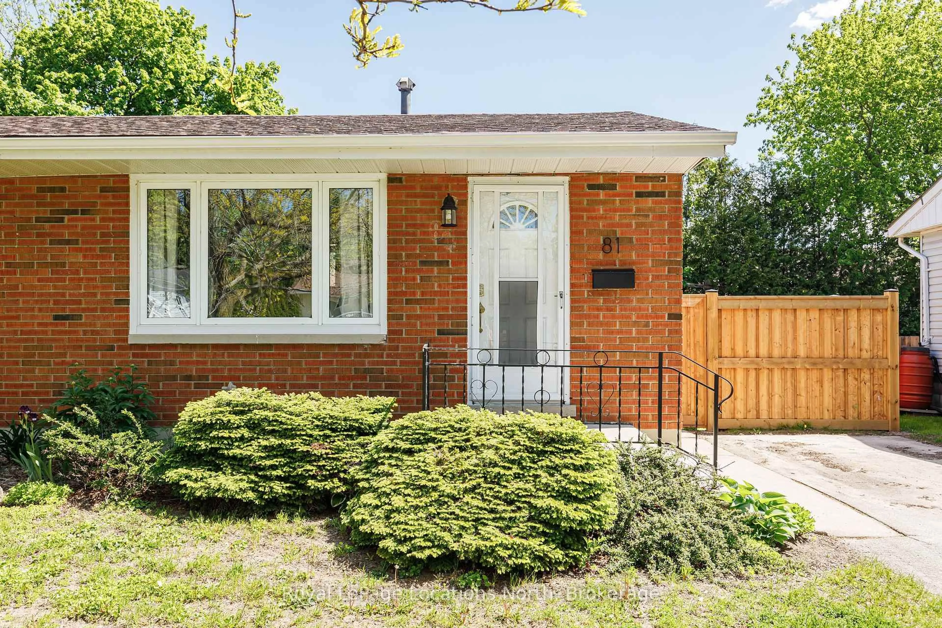 Home with brick exterior material, street for 81 Peel St, Collingwood Ontario L9Y 3V5