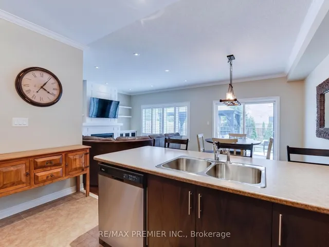 12 Pearcey Cres, Barrie 4