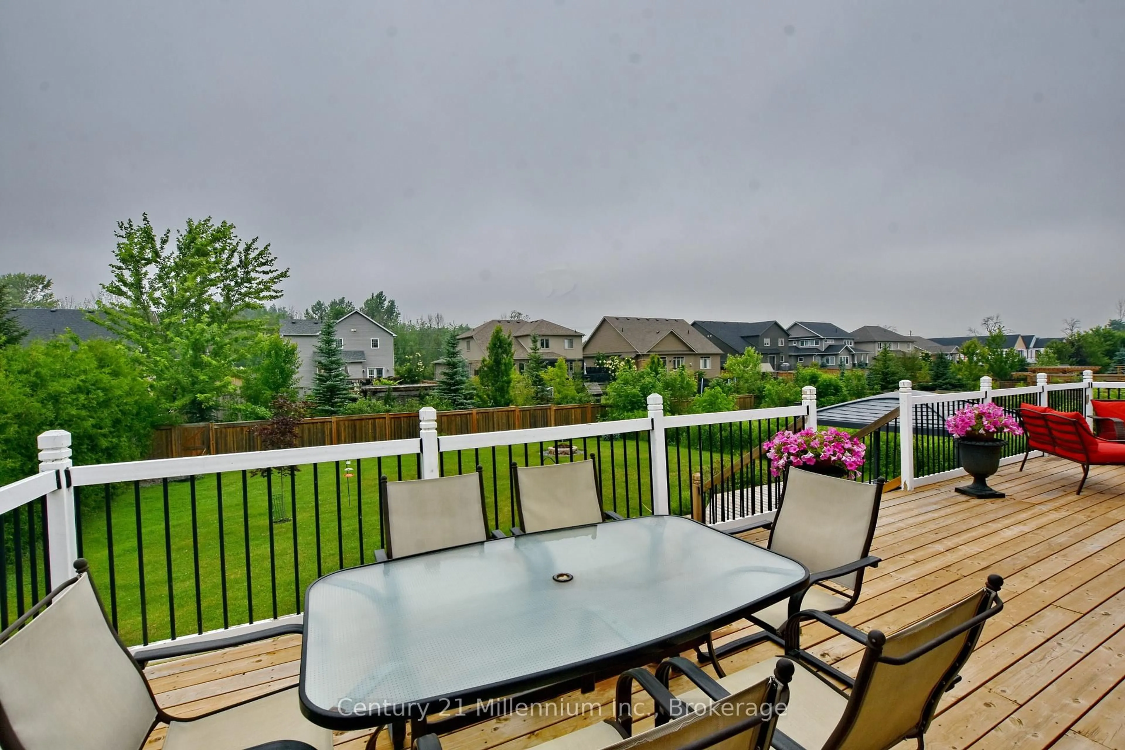 Patio, water/lake/river/ocean view for 117 STANLEY St, Collingwood Ontario L9Y 0G3