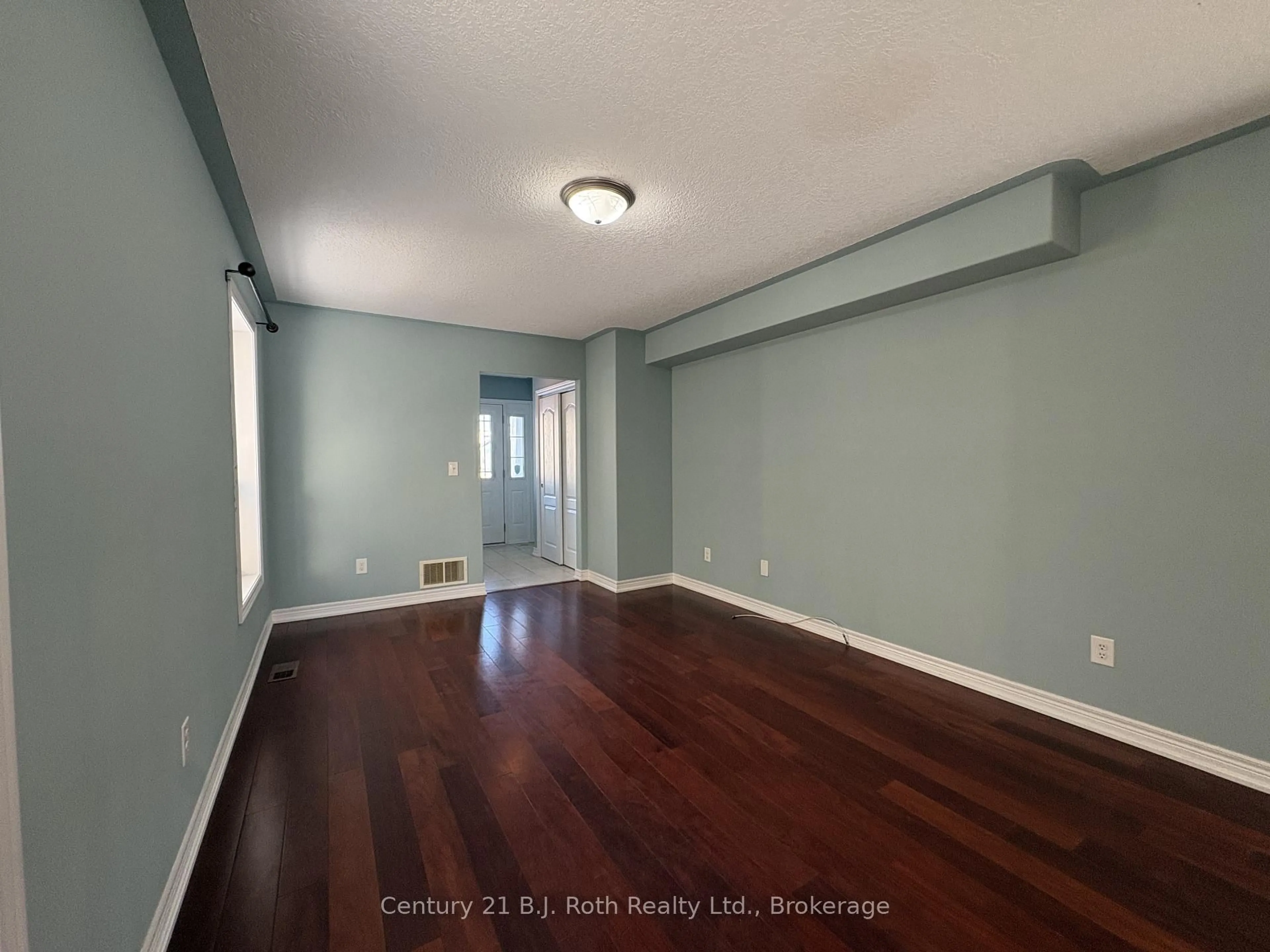 A pic of a room for 34 Pearl Dr, Orillia Ontario L3V 0A5