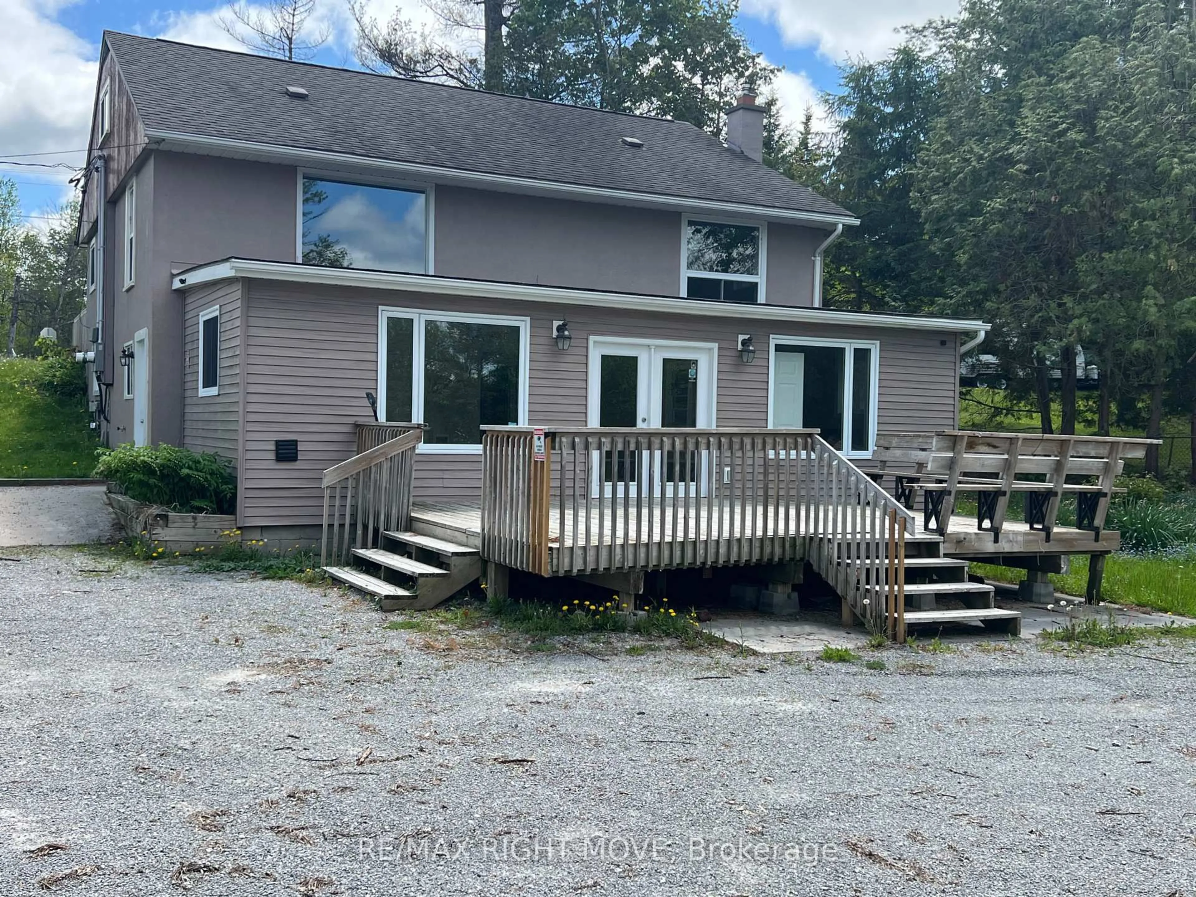 Home with vinyl exterior material, unknown for 8272 Rama Rd, Ramara Ontario L0K 2B0