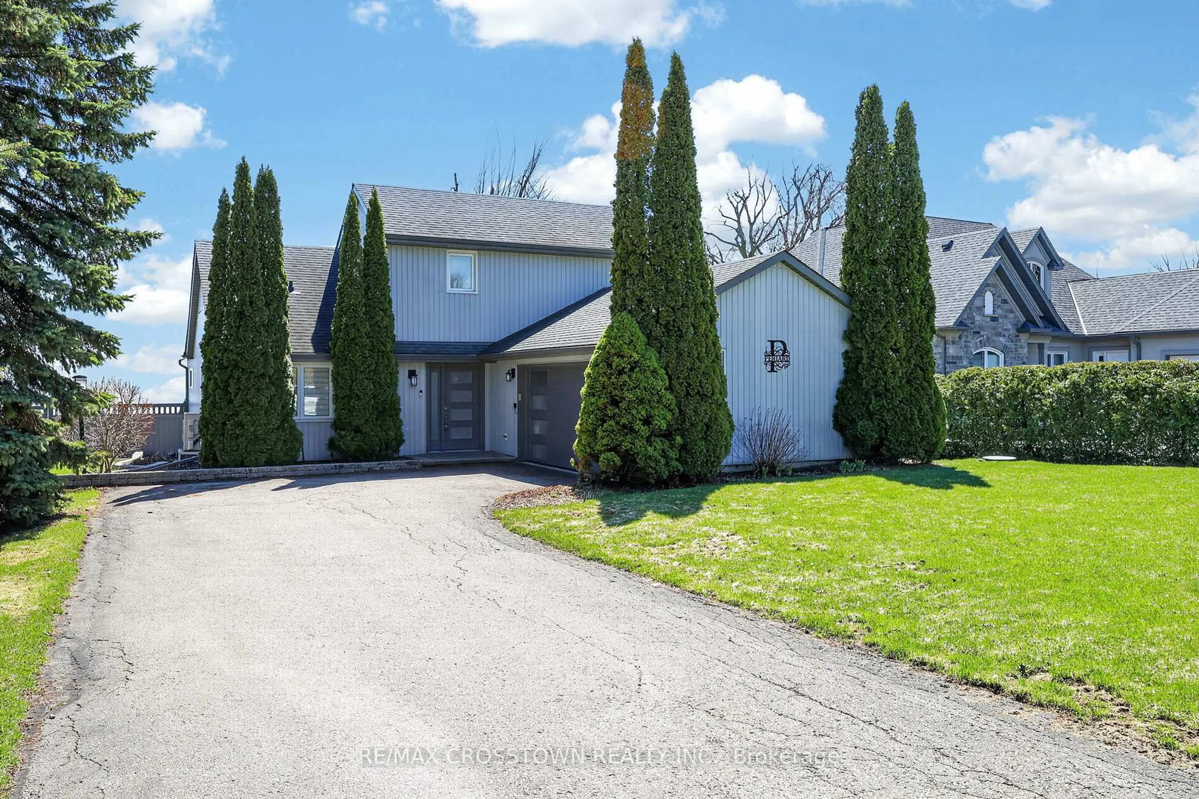 A pic from outside/outdoor area/front of a property/back of a property/a pic from drone, street for 167 Lakeshore Rd, Oro-Medonte Ontario L0L 2E0