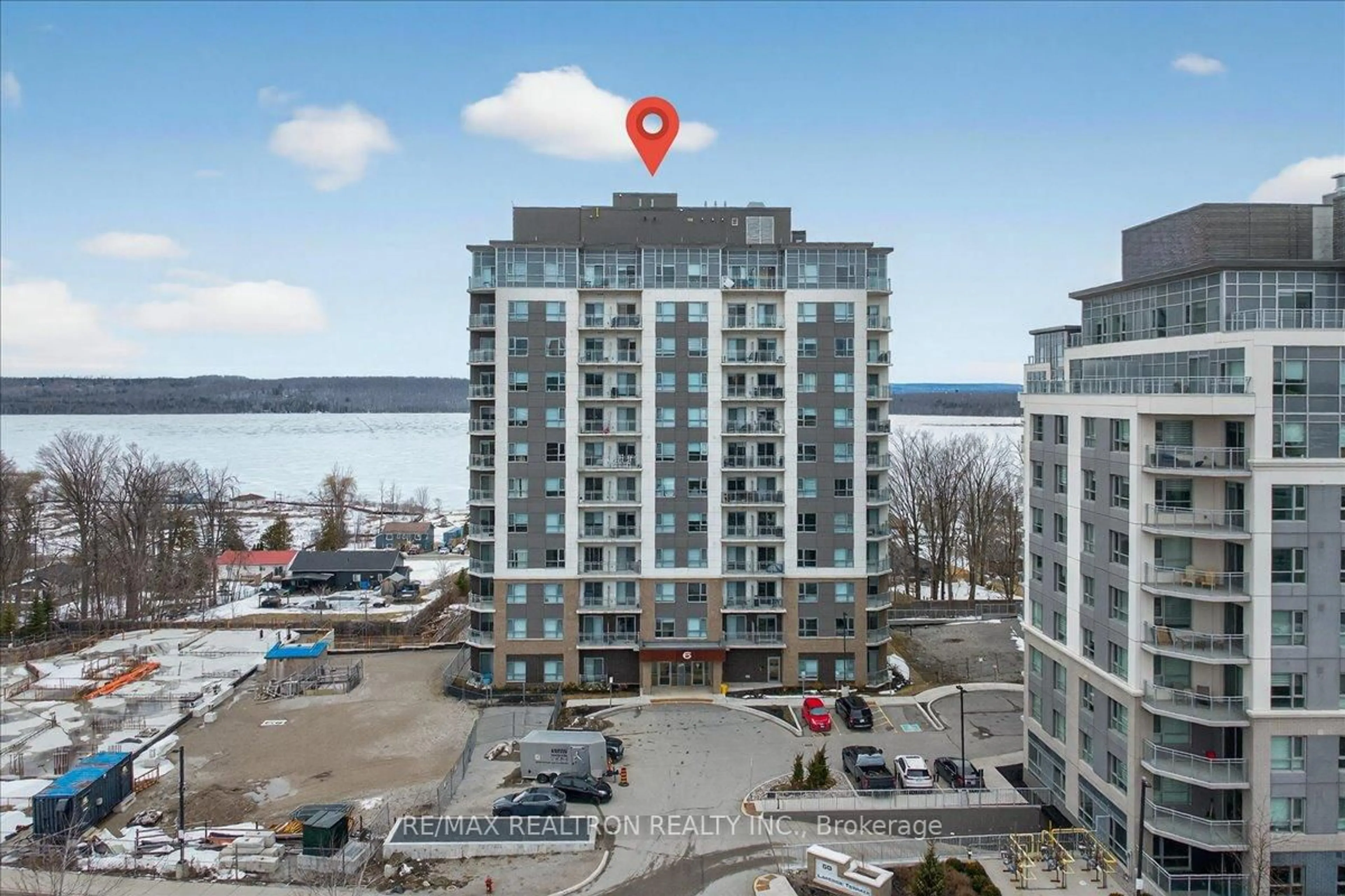 A pic from outside/outdoor area/front of a property/back of a property/a pic from drone, city buildings view from balcony for 56 Lakeside Terr #510, Barrie Ontario L4M 7B9