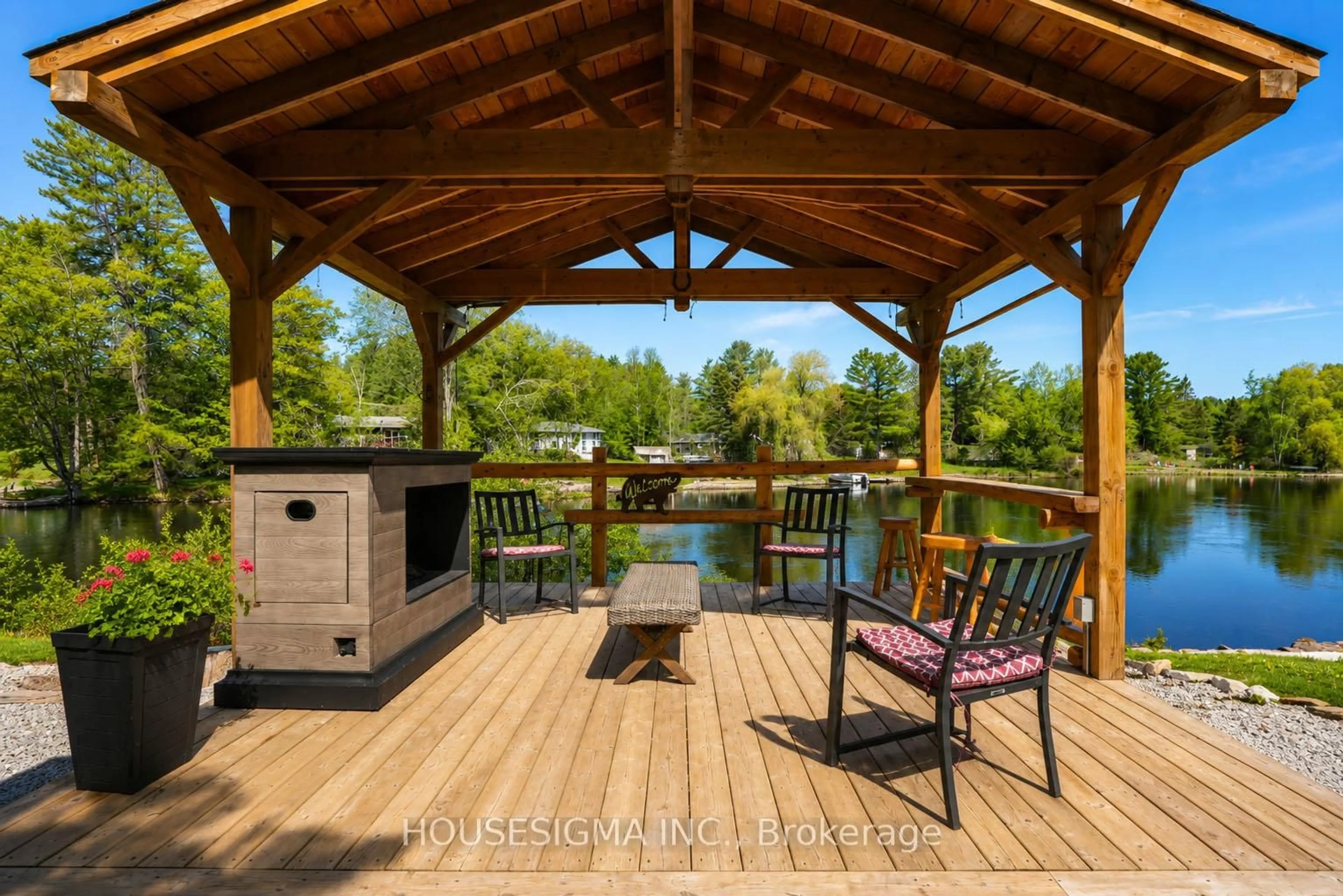 Patio, water/lake/river/ocean view for 8150 Laidlaw Ave, Ramara Ontario L0K 2B0