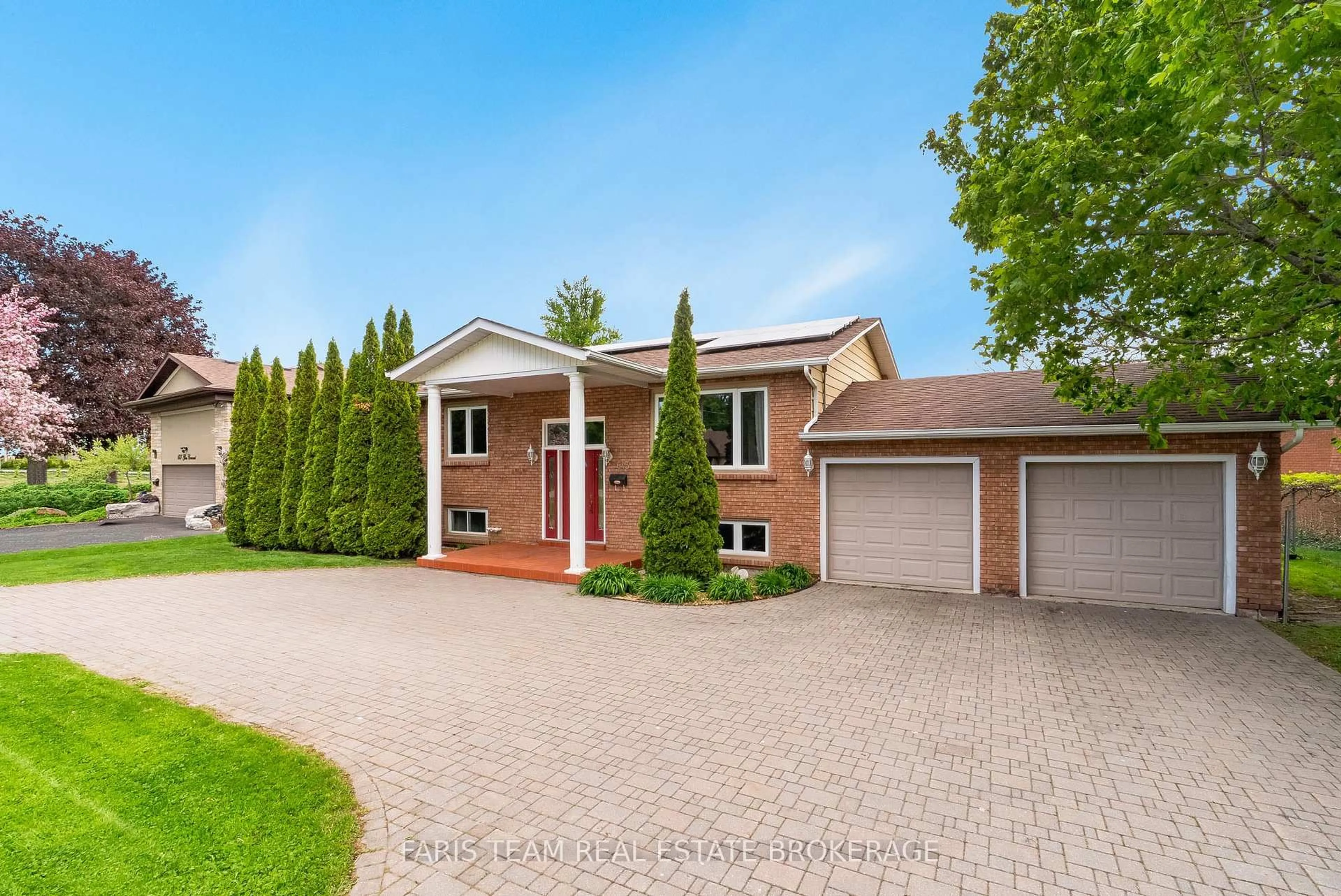 Home with brick exterior material, street for 643 Glen Cres, Orillia Ontario L3V 6R2
