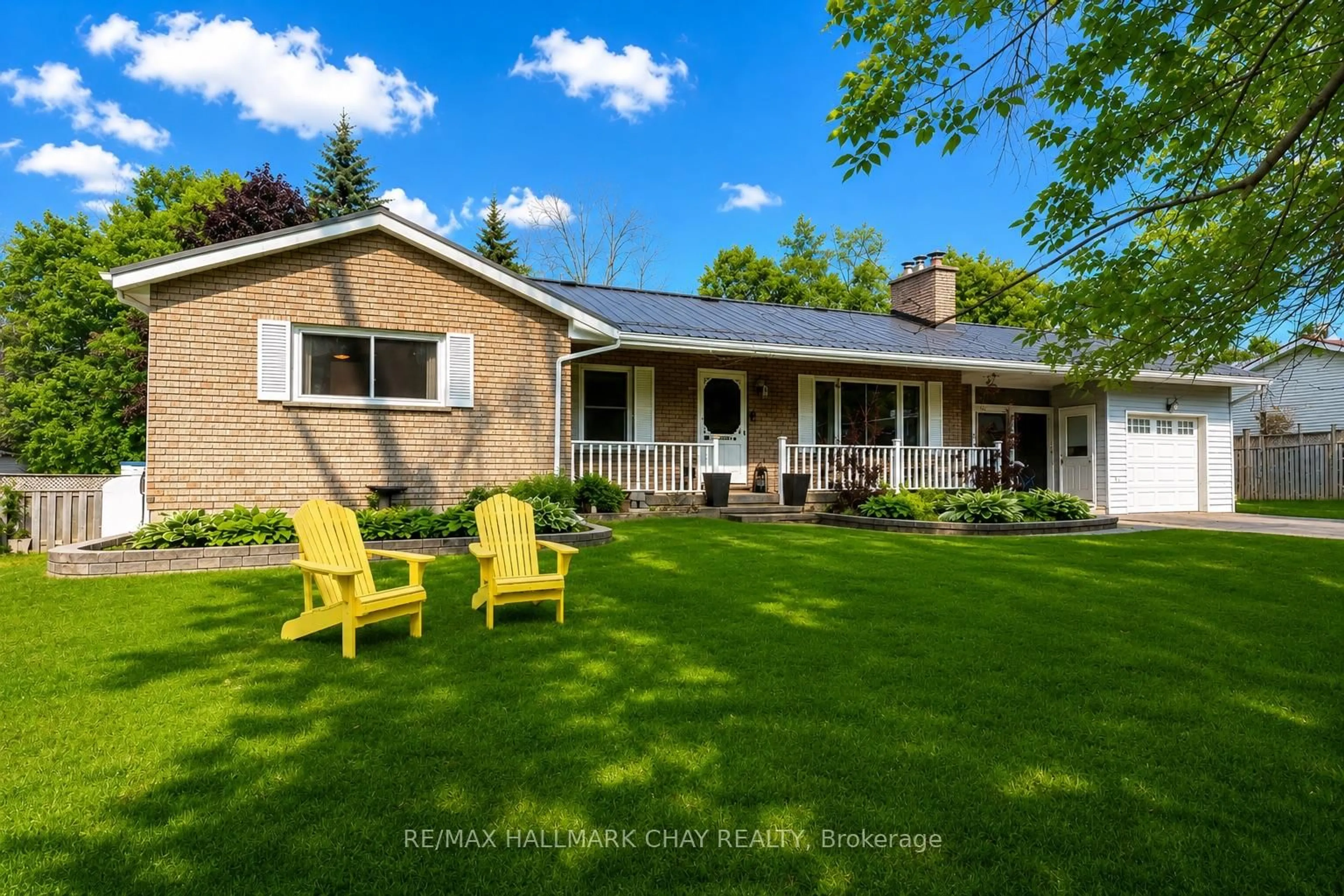 A pic from outside/outdoor area/front of a property/back of a property/a pic from drone, water/lake/river/ocean view for 4049 Bayview Ave, Ramara Ontario L3V 6H7