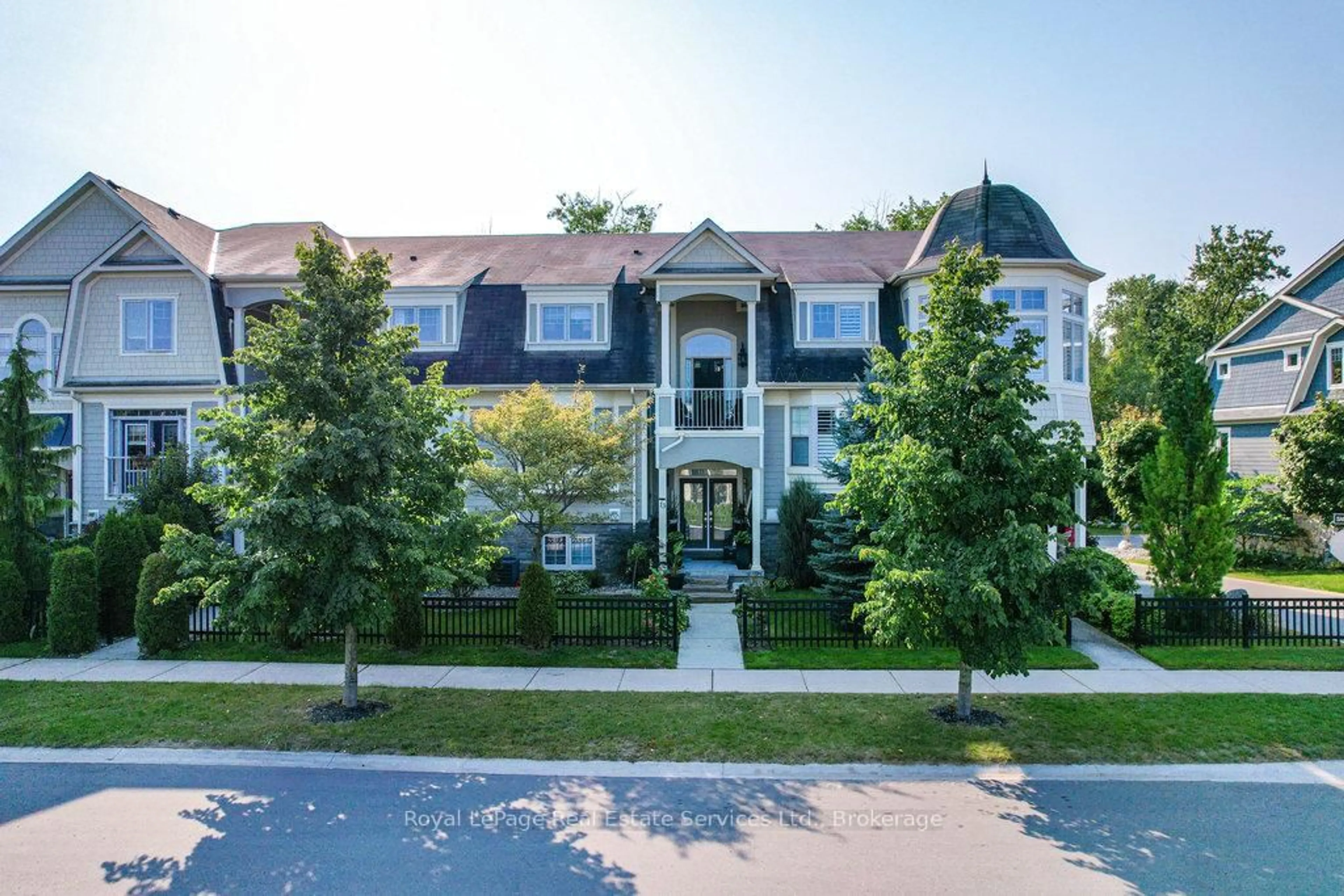 A pic from outside/outdoor area/front of a property/back of a property/a pic from drone, street for 13 Sandy Coast Cres, Wasaga Beach Ontario L9Z 0G1