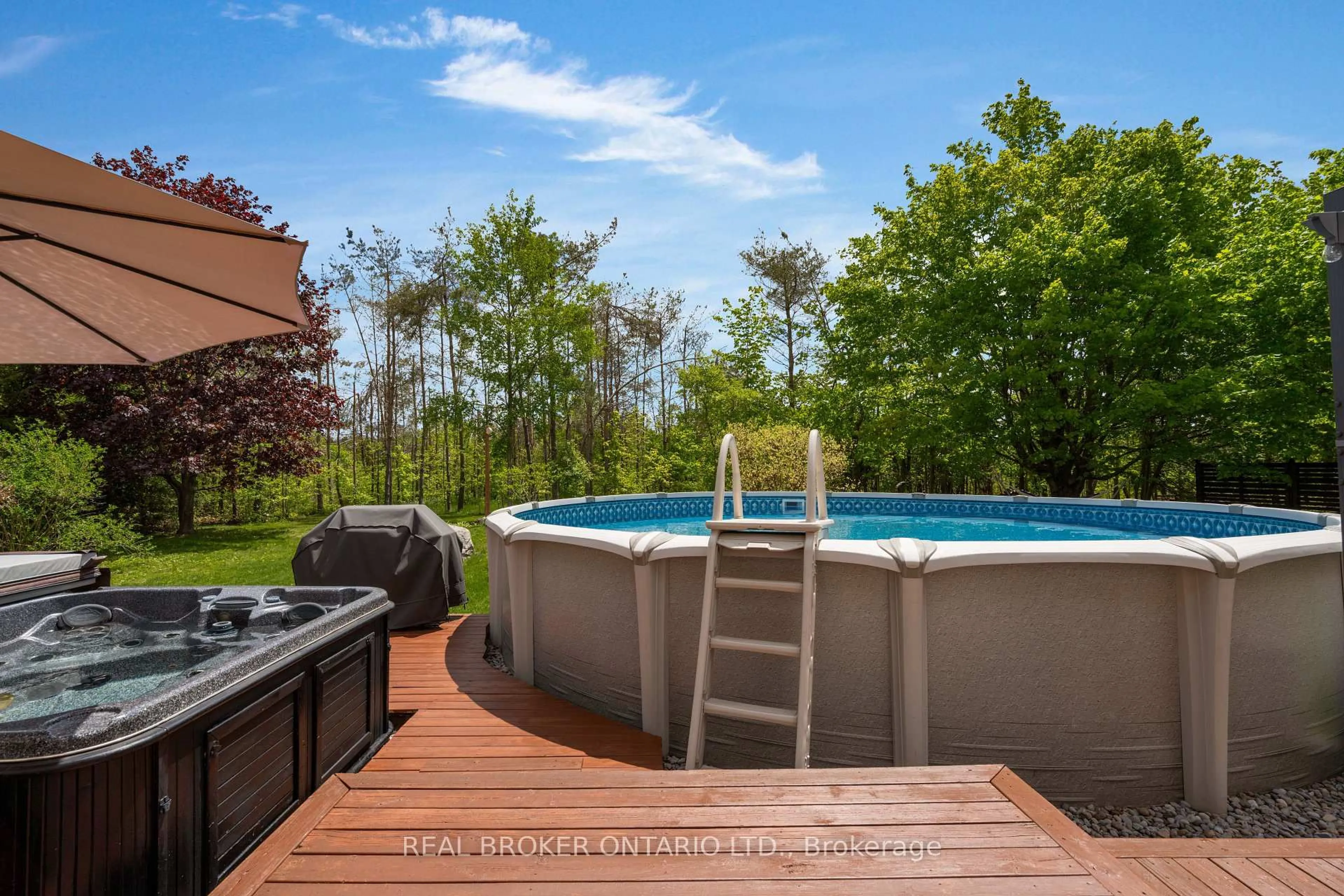 Pool for 99 Highland Dr, Oro-Medonte Ontario L0L 2L0