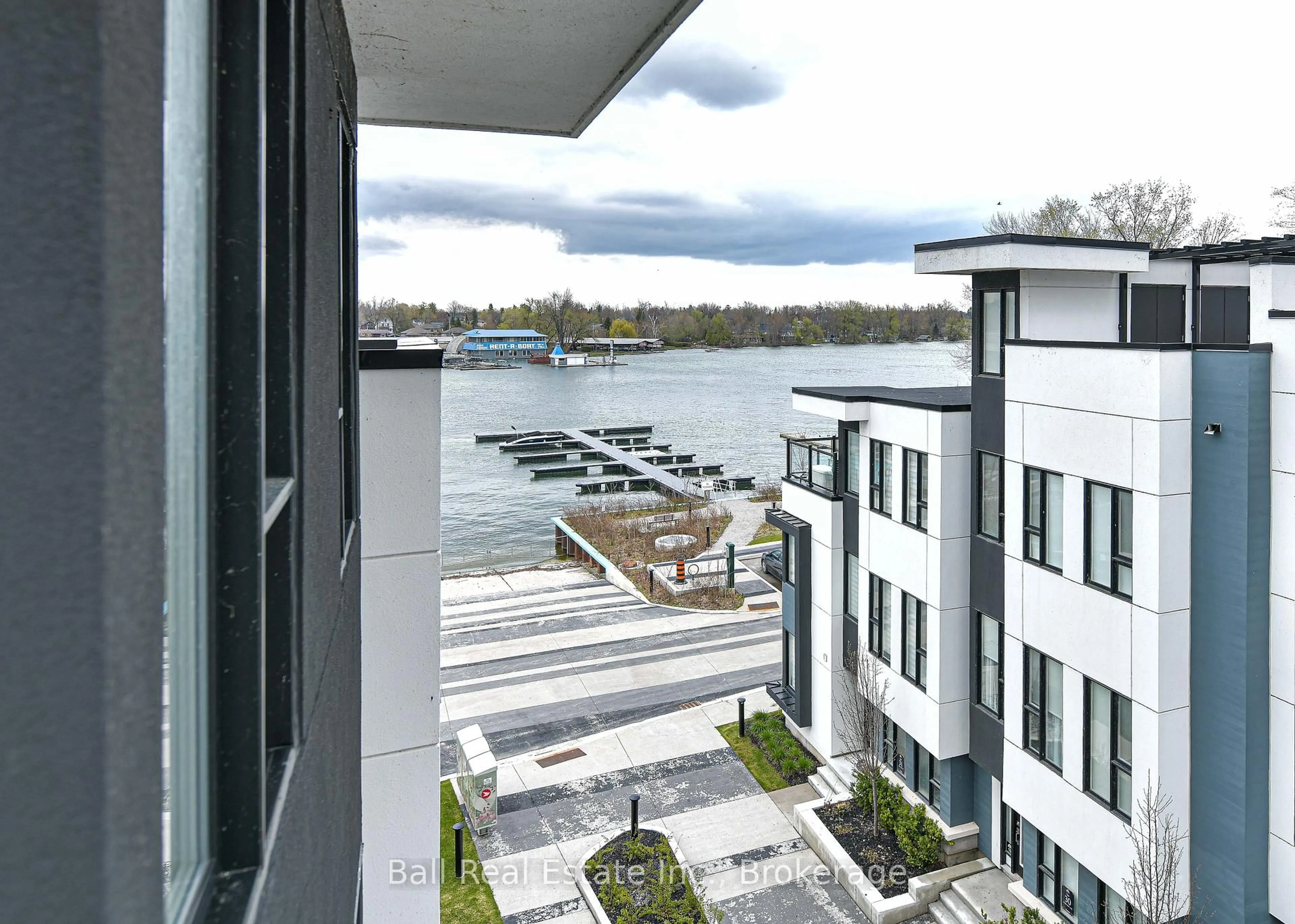 Patio, water/lake/river/ocean view for 16 Mariners Pier Way, Orillia Ontario L3V 8P4