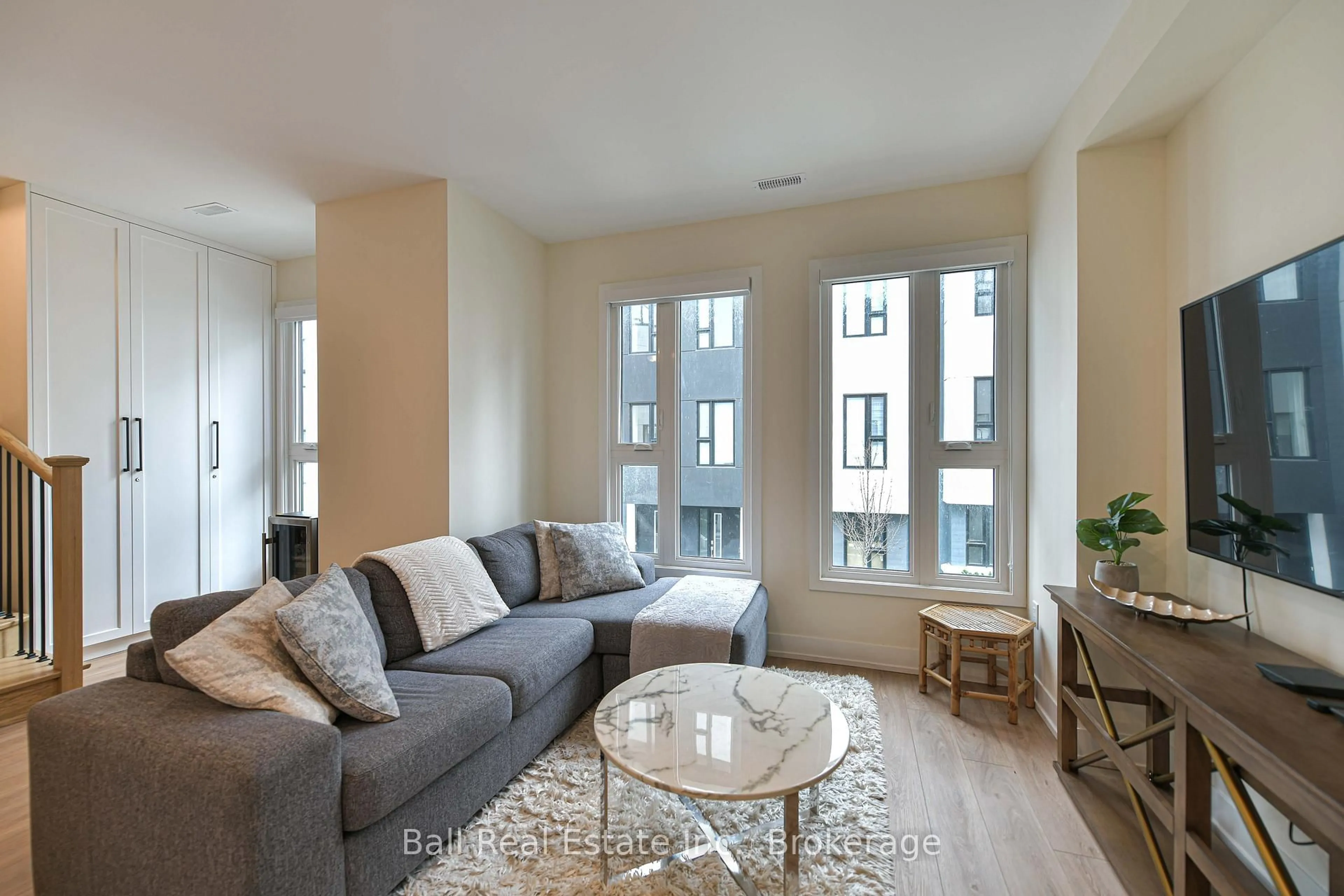Living room with furniture, unknown for 16 Mariners Pier Way, Orillia Ontario L3V 8P4