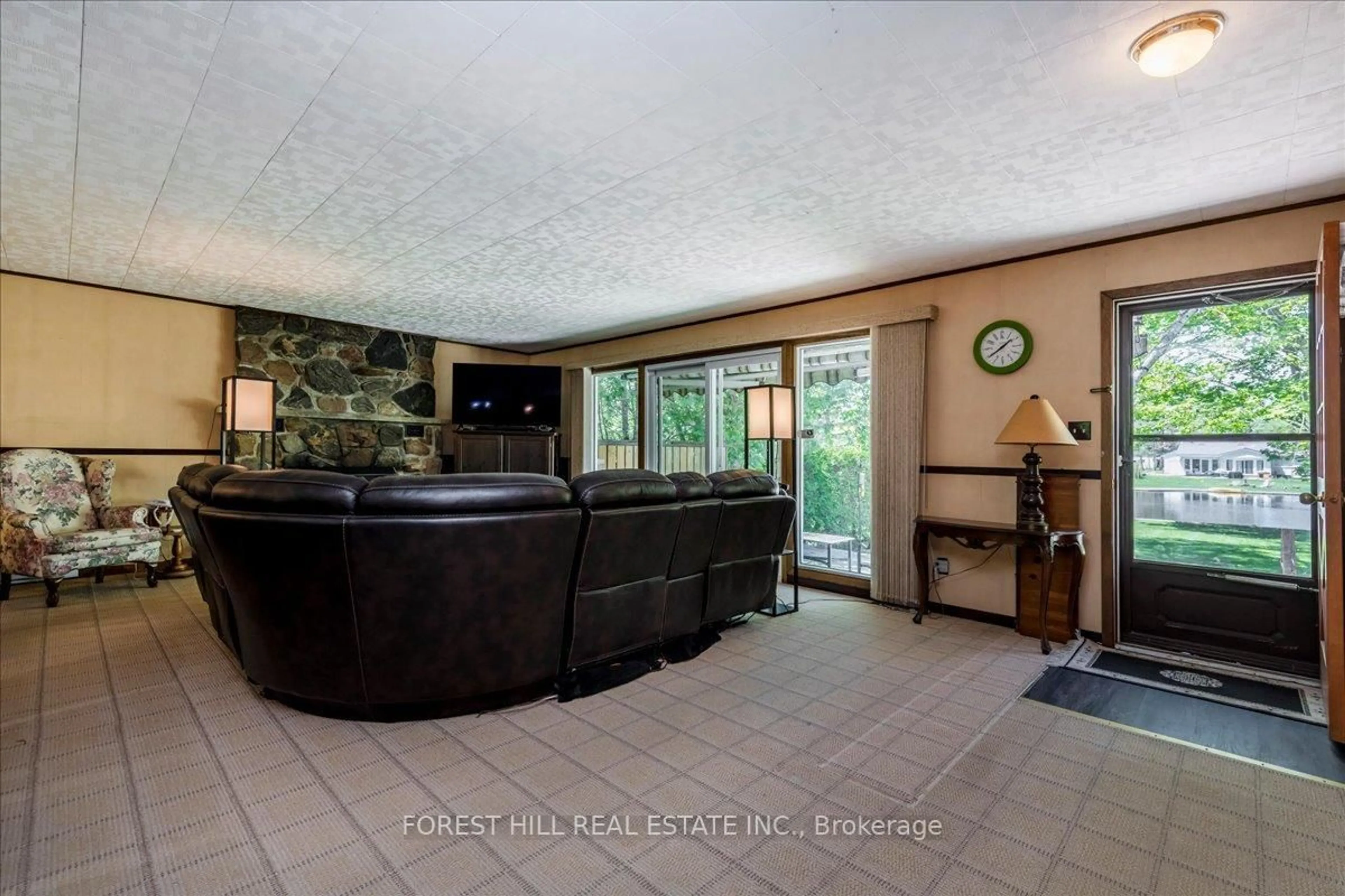 Lobby for 55 Poplar Cres, Ramara Ontario L0K 1B0