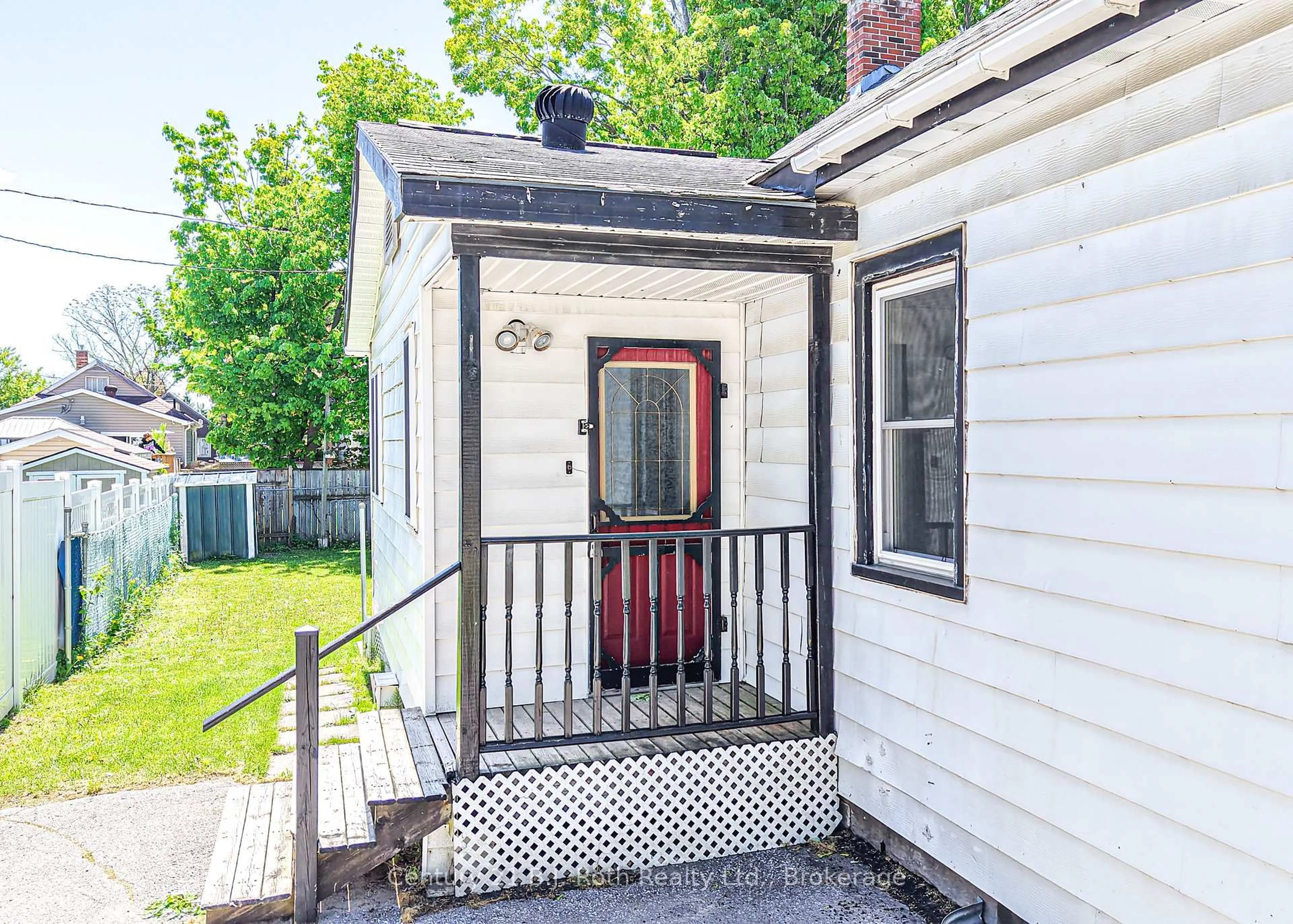 Patio, street for 337 Colborne St, Orillia Ontario L3V 3A4