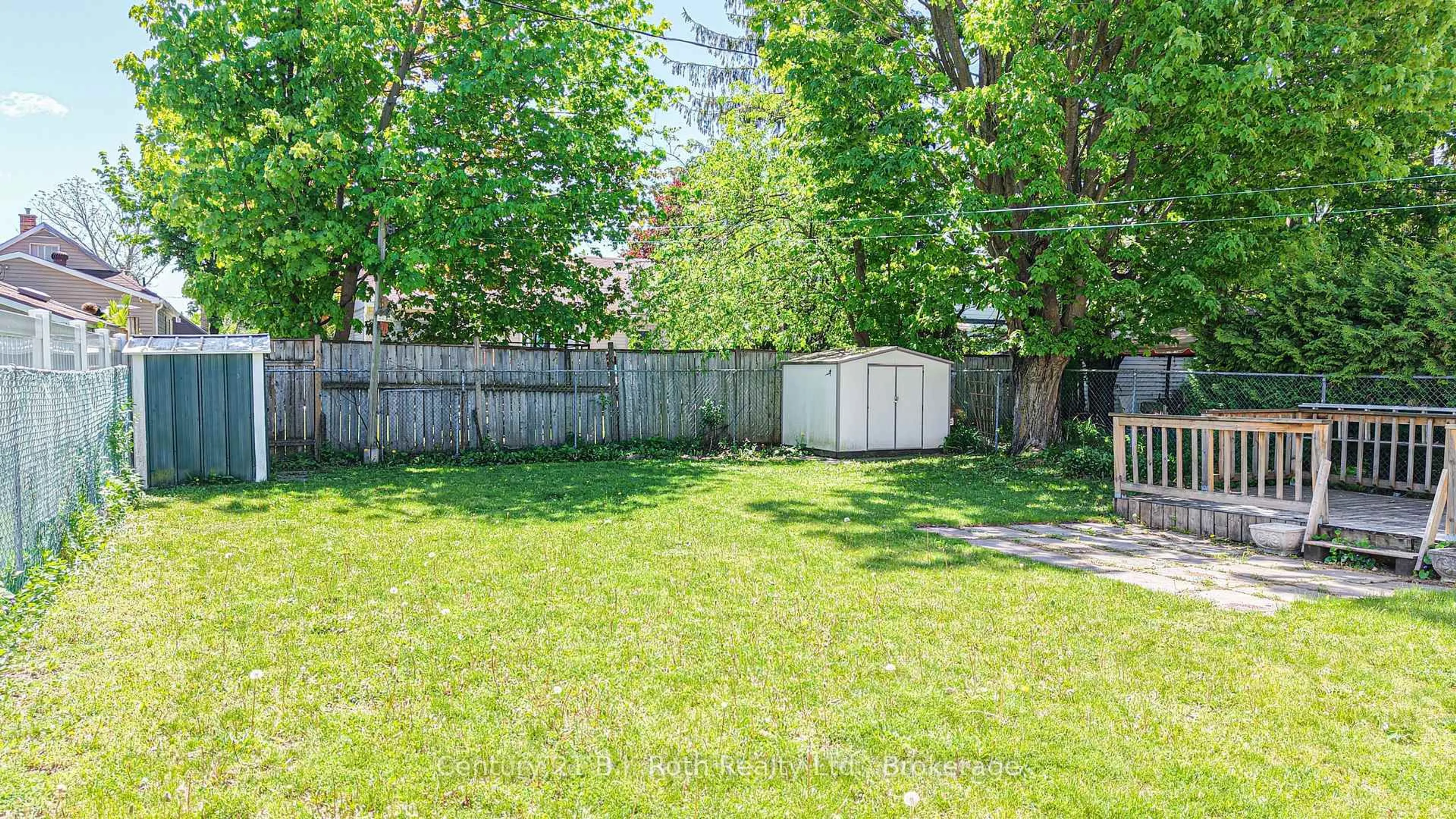 Patio, street for 337 Colborne St, Orillia Ontario L3V 3A4