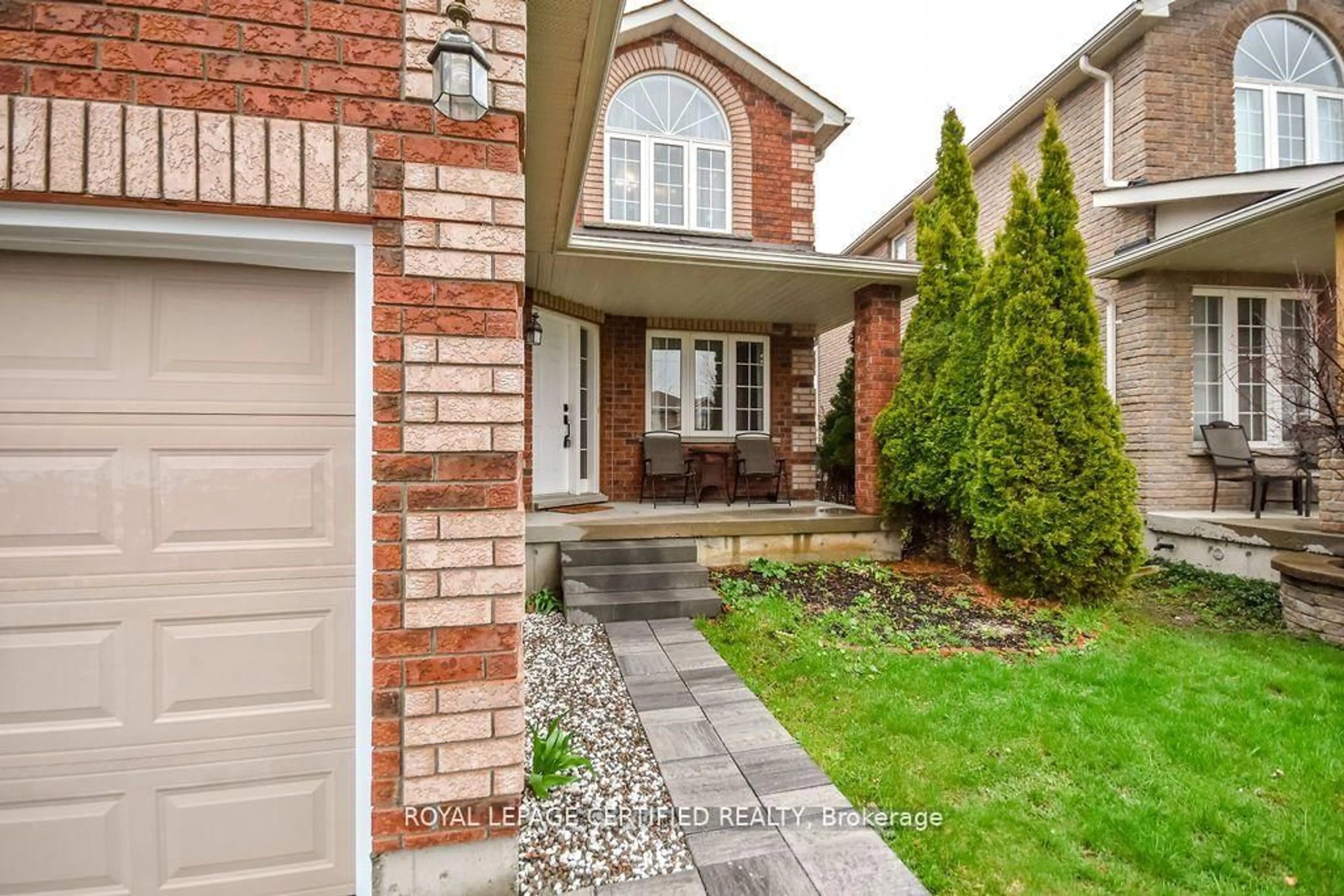 Home with brick exterior material, street for 34 Balmoral Pl, Barrie Ontario L4N 0Y9