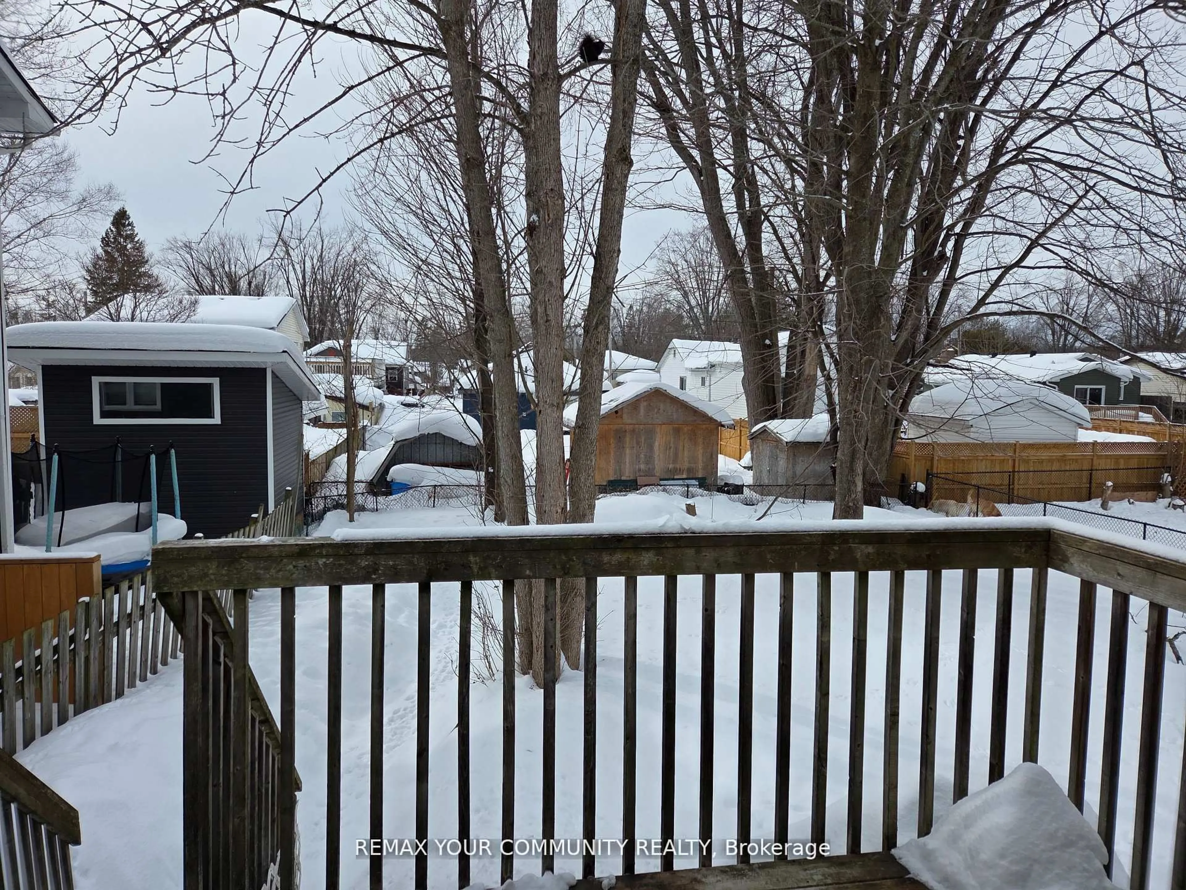 Patio, street for 3414 Lee Ave, Severn Ontario L0K 1G0