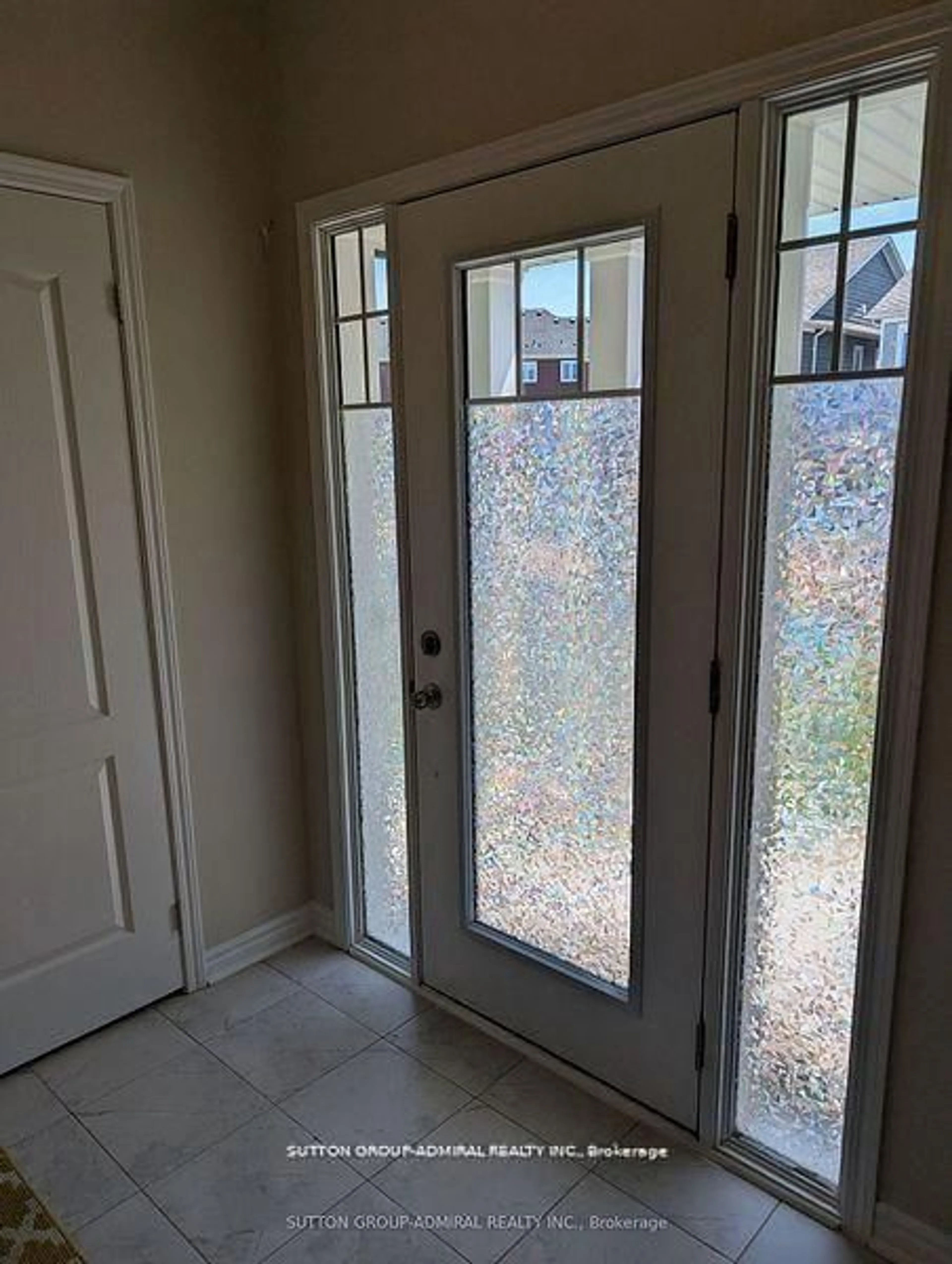 Indoor entryway for 23 Hills Thistle Dr, Wasaga Beach Ontario L9Z 0J3