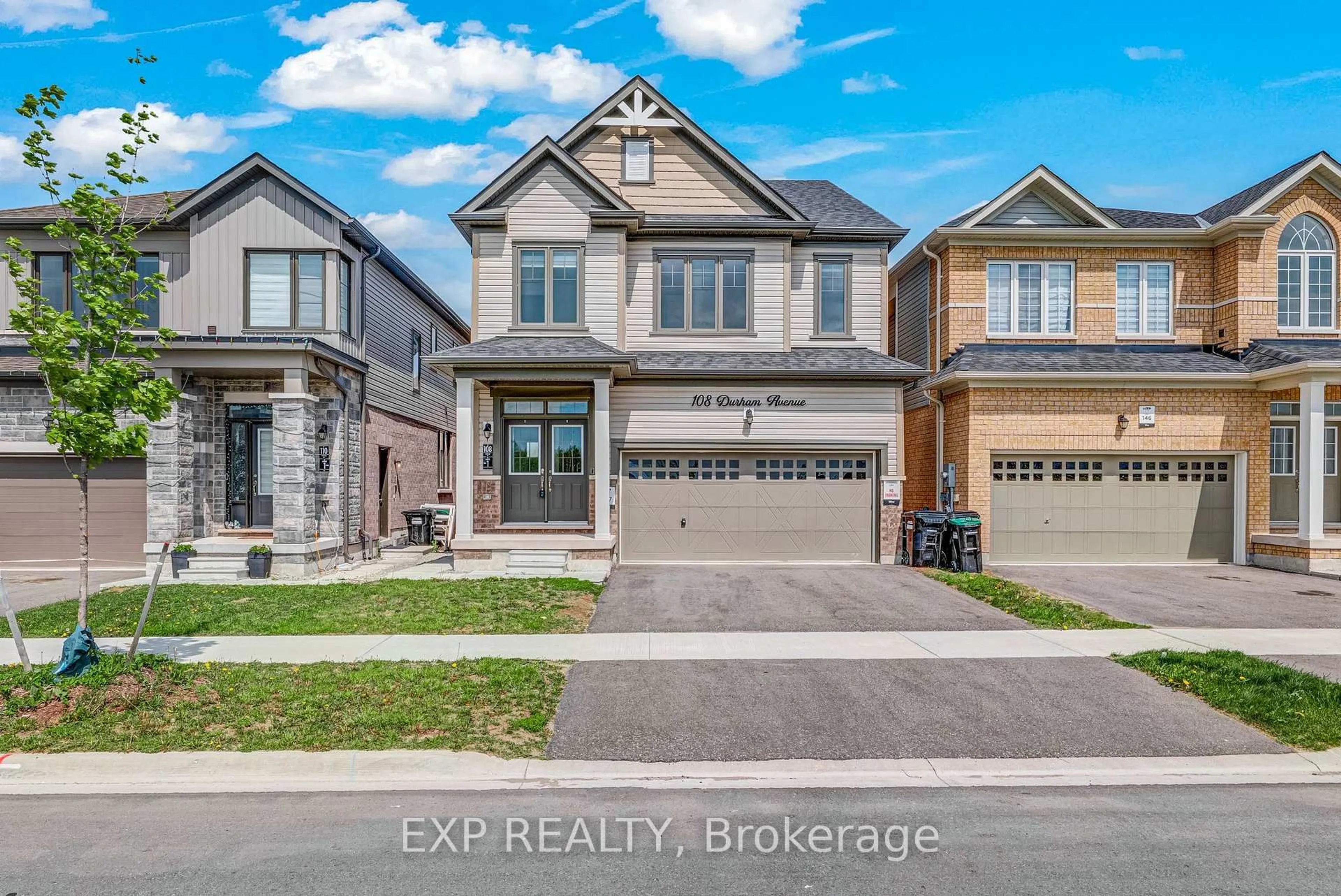 Home with brick exterior material, street for 108 Durham Ave, Barrie Ontario L9J 0L8