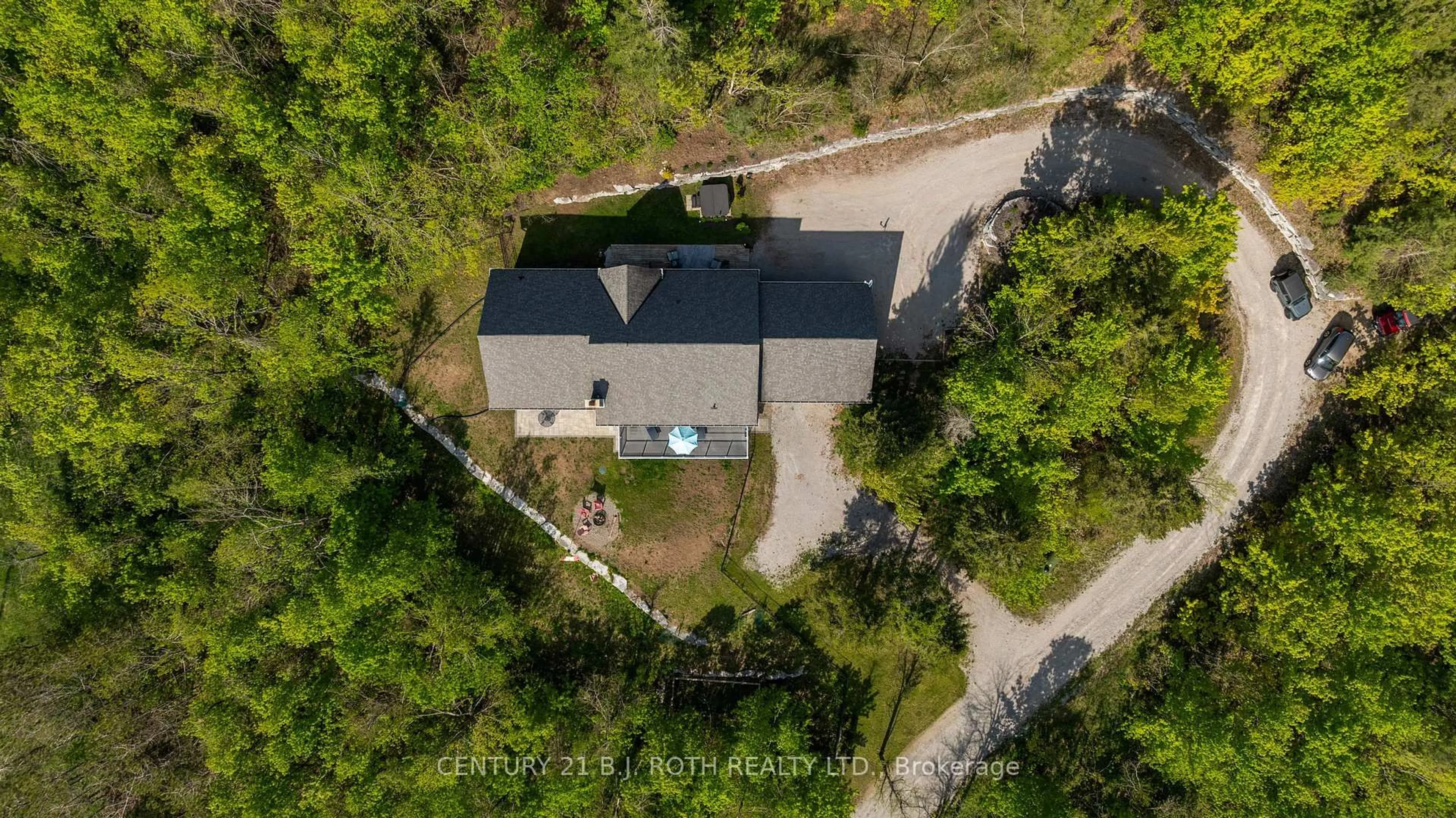 A pic from outside/outdoor area/front of a property/back of a property/a pic from drone, unknown for 2700 Line 4, Oro-Medonte Ontario L0L 2L0