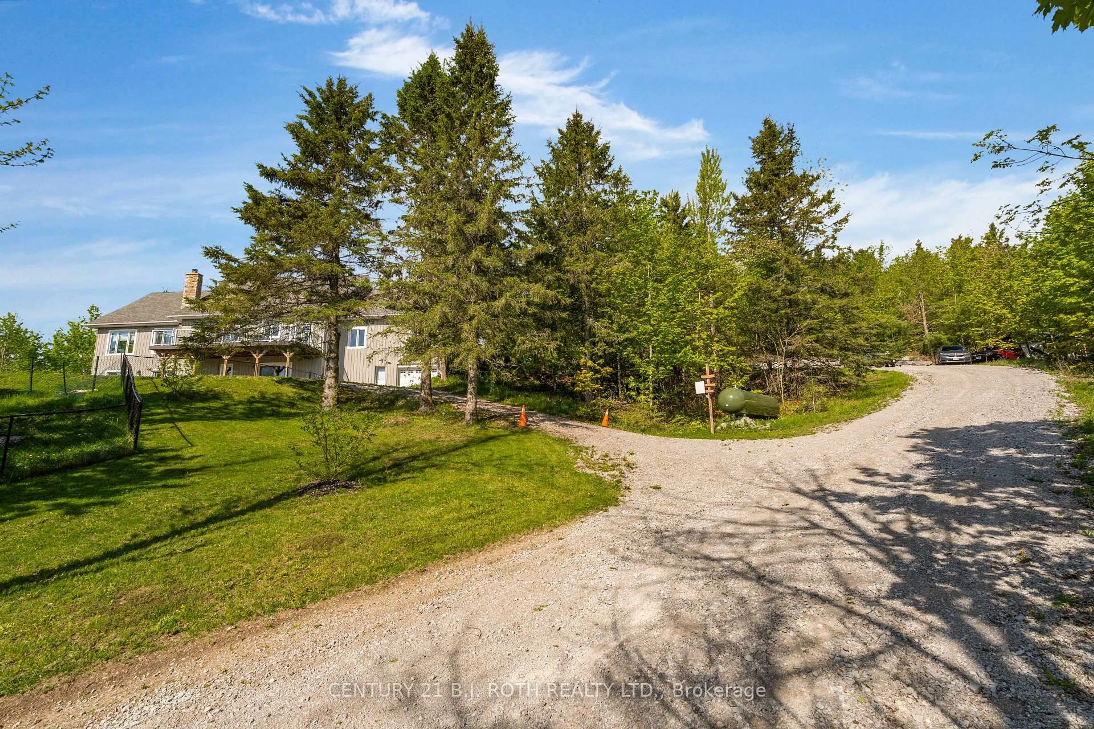 A pic from outside/outdoor area/front of a property/back of a property/a pic from drone, unknown for 2700 Line 4, Oro-Medonte Ontario L0L 2L0