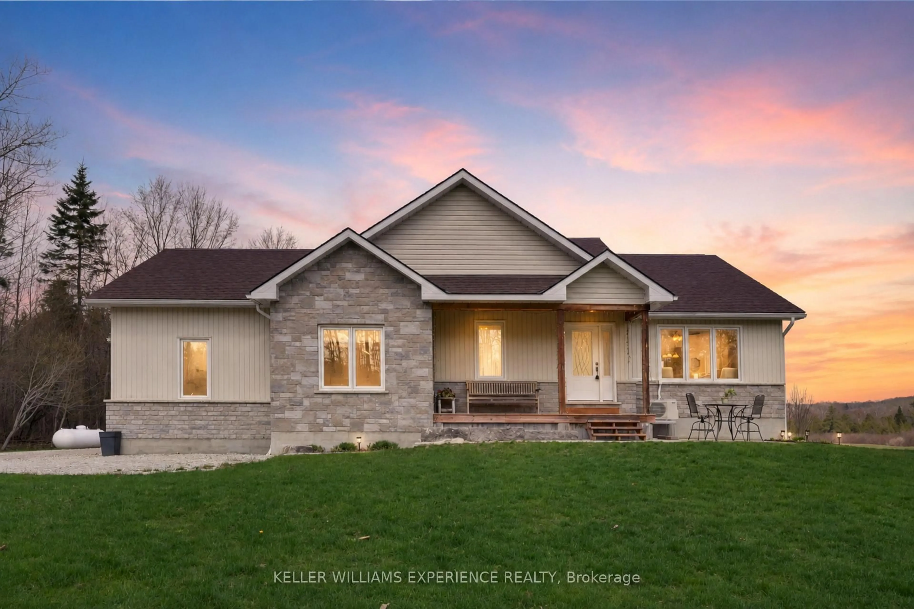 Home with brick exterior material, building for 5733 Line 4 Line, Oro-Medonte Ontario L4R 4K3