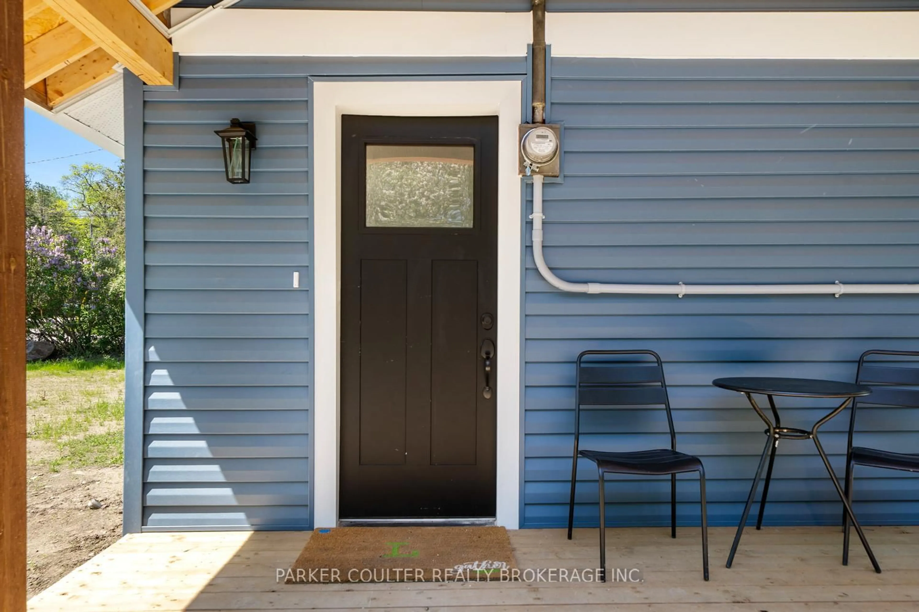 Indoor entryway for 14 Earldom Blvd, Tay Ontario L0K 1R0