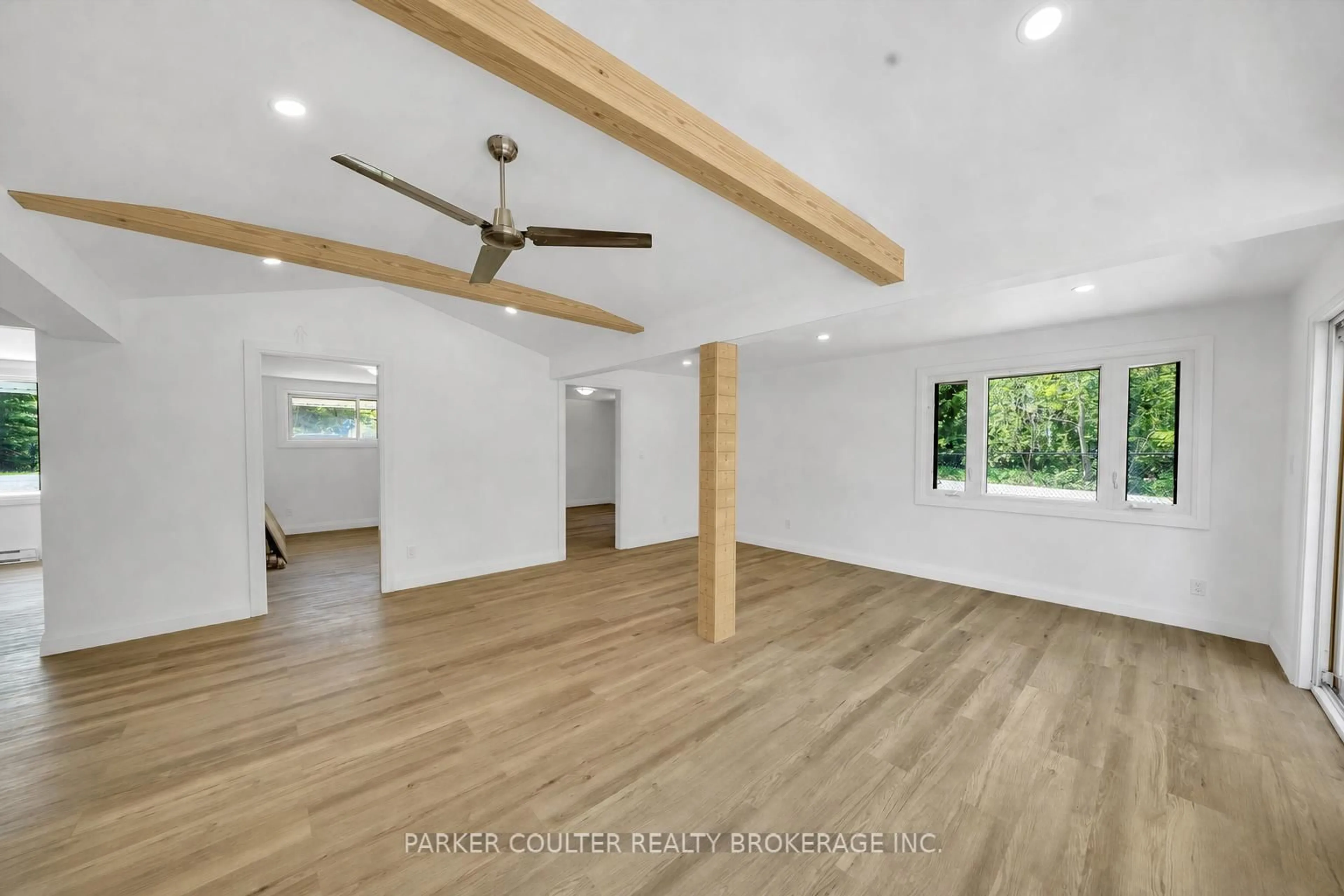 A pic of a room for 14 Earldom Blvd, Tay Ontario L0K 1R0