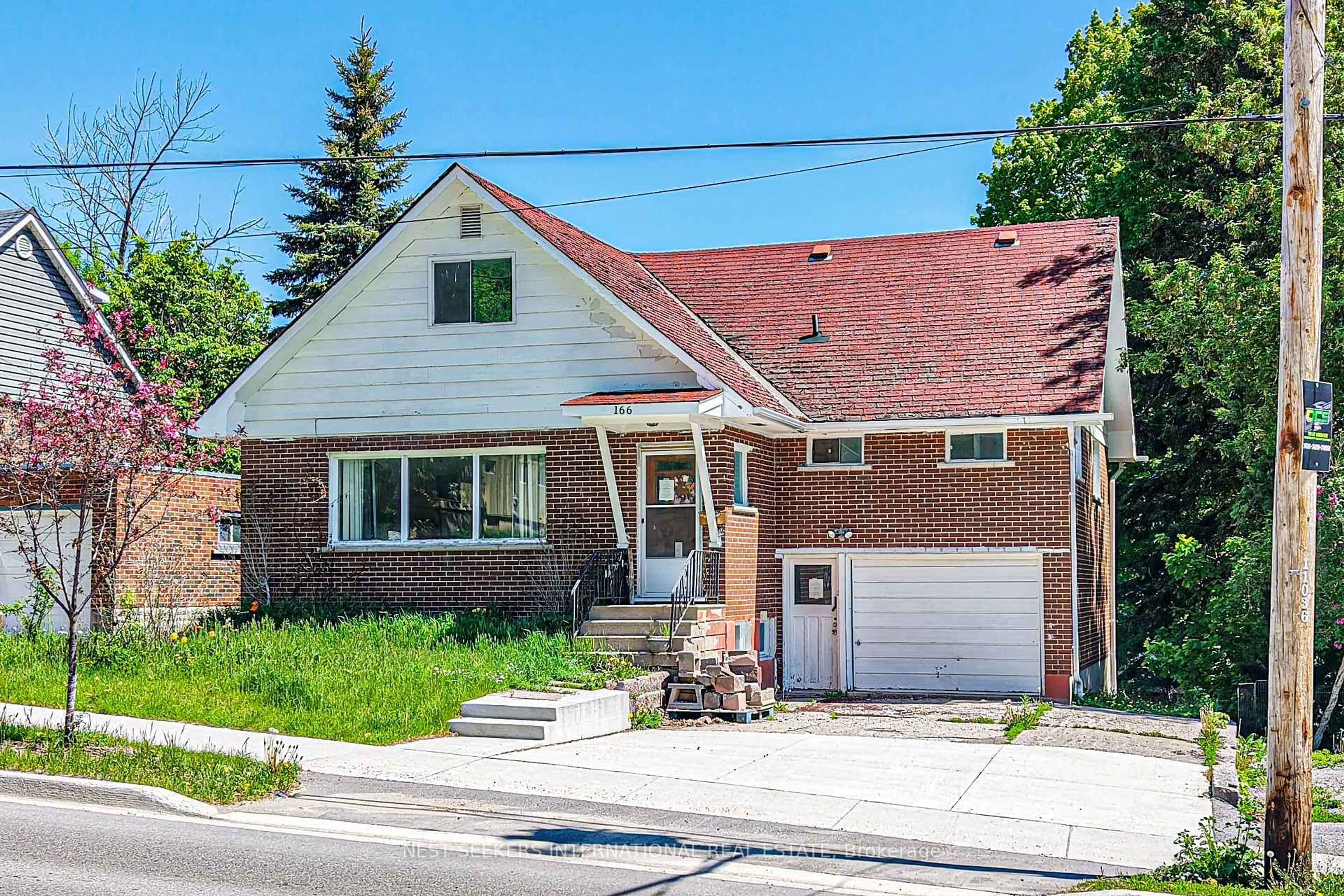 Home with brick exterior material, street for 166 Laclie St, Orillia Ontario L3V 4N4