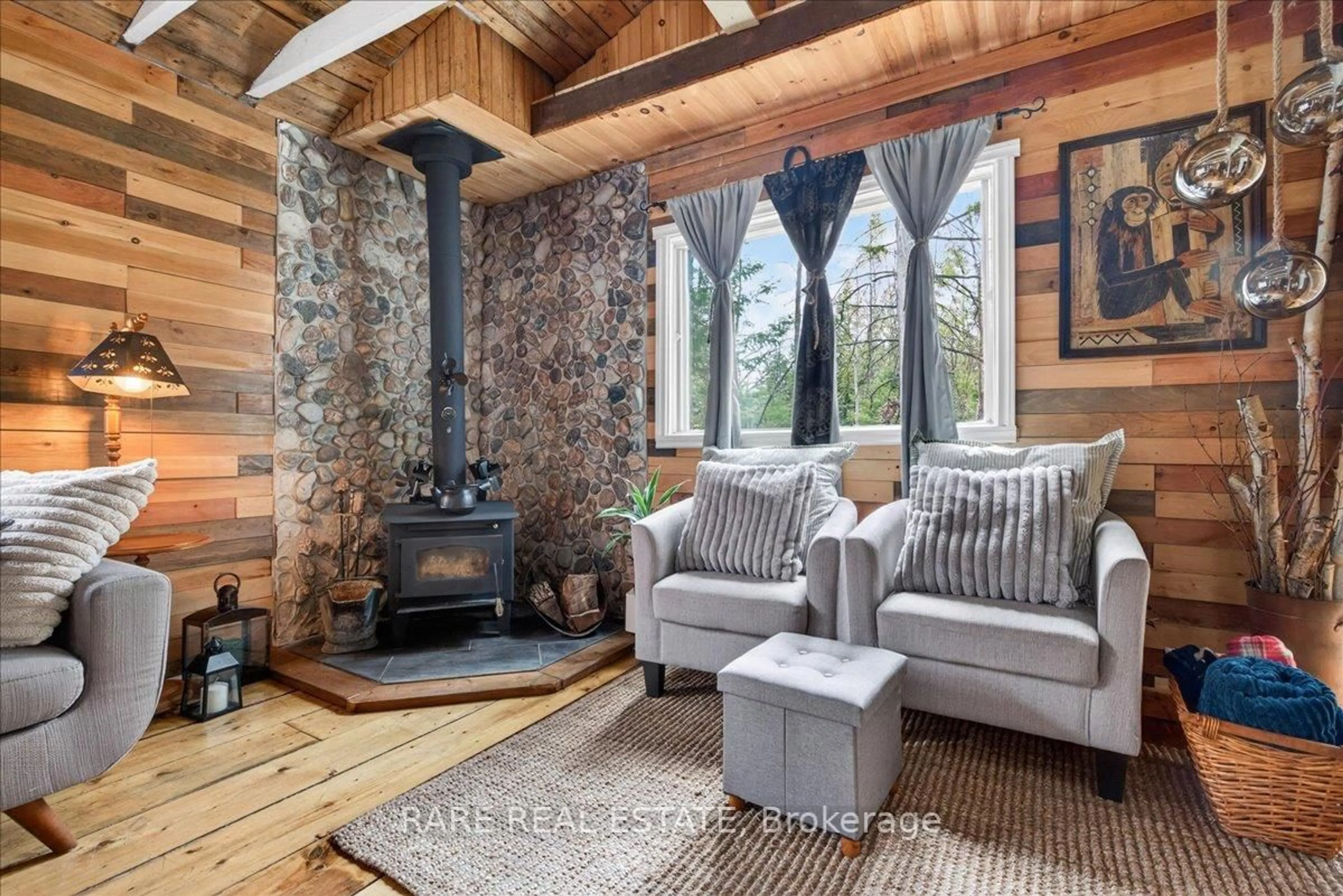 Living room with furniture, unknown for 22 Balsam St, Tiny Ontario L0L 1P1