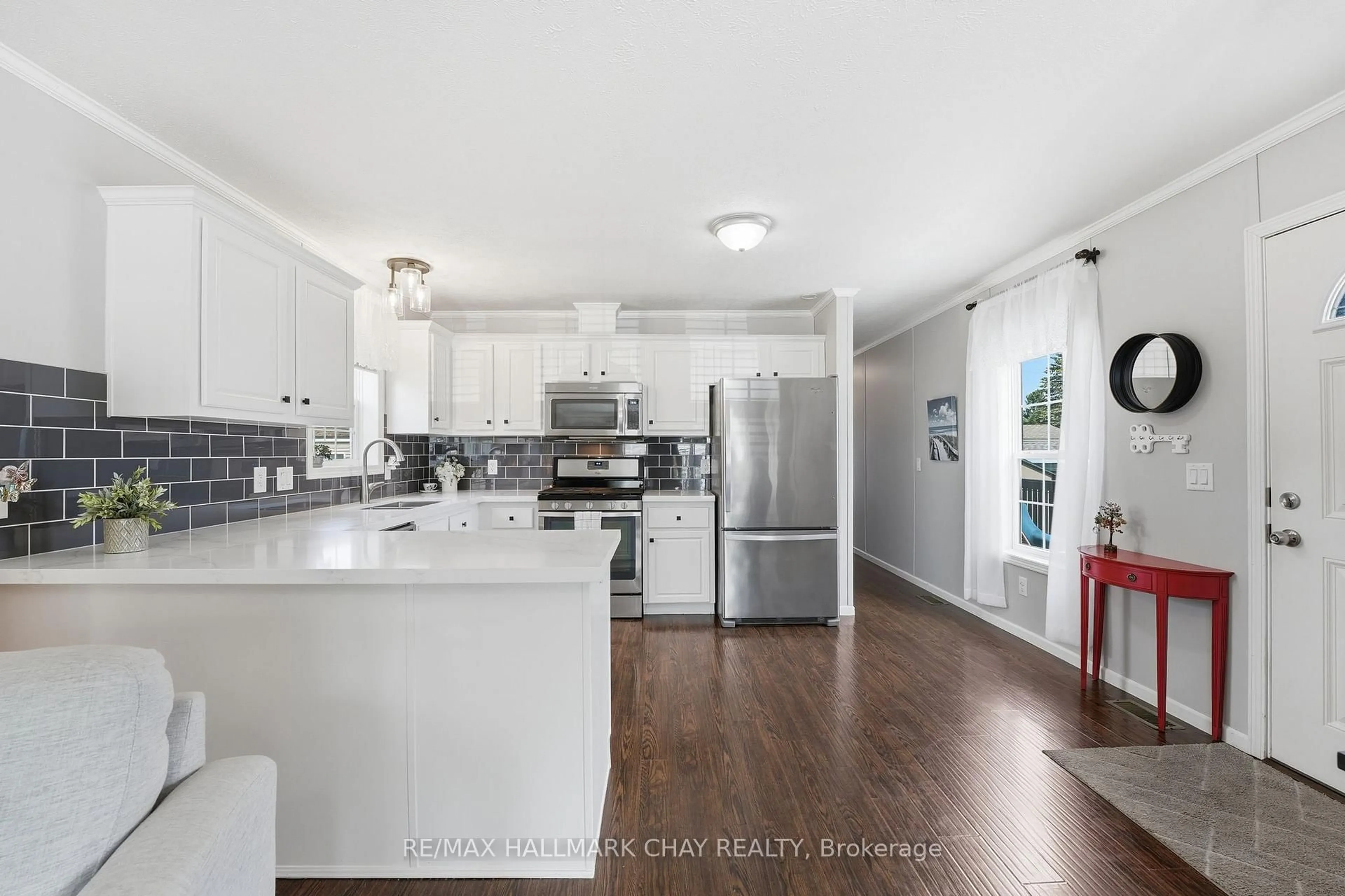 Open concept kitchen, unknown for 1298 Hilltop Rd, Severn Ontario L3V 0V1