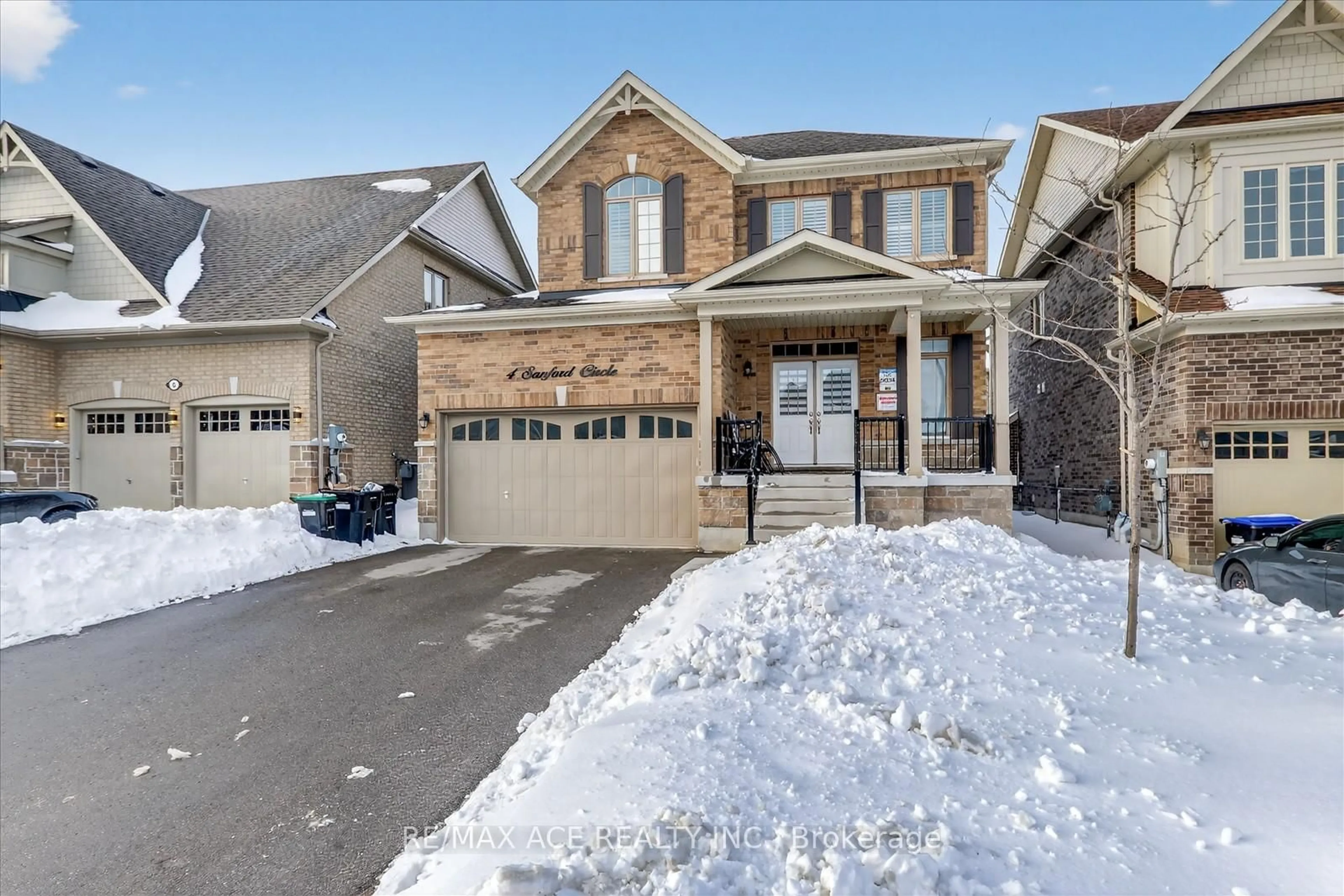 Unknown for 4 Sanford Circ, Springwater Ontario L9X 2A8