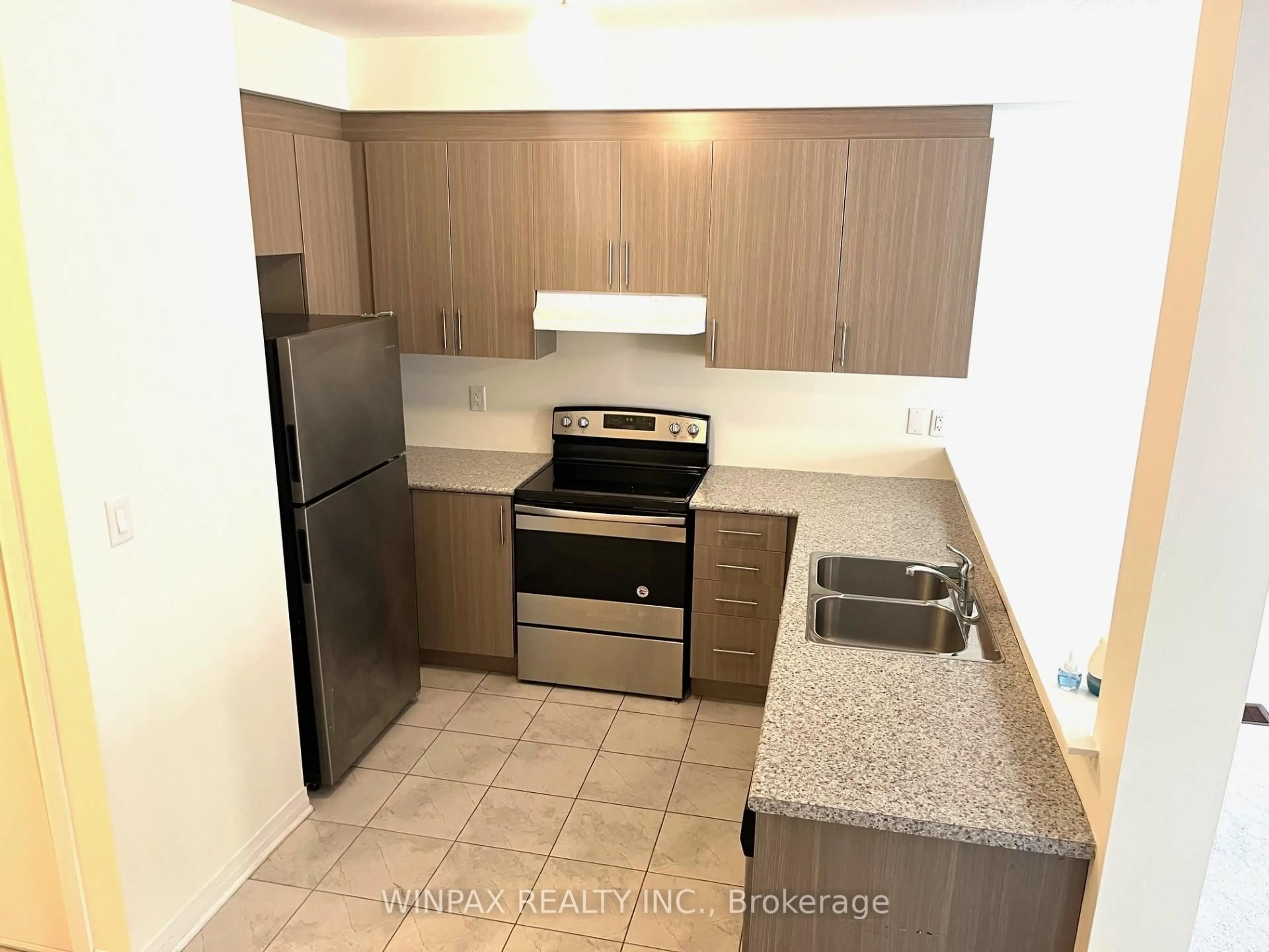 Standard kitchen, unknown for 8 Bedford Estates Cres, Barrie Ontario L4N 9K6