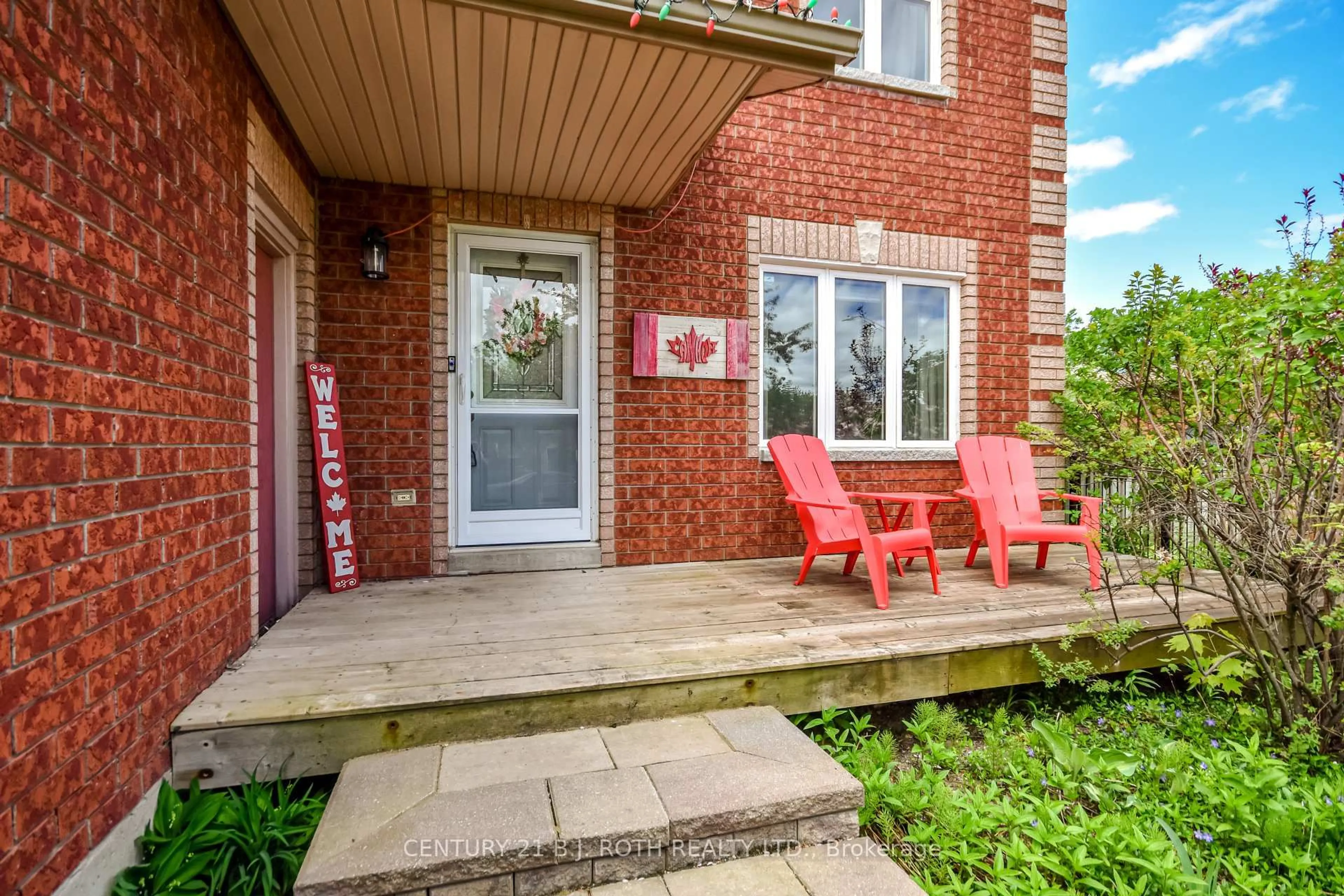 Patio, street for 42 Farmstead Cres, Barrie Ontario L4N 8S1