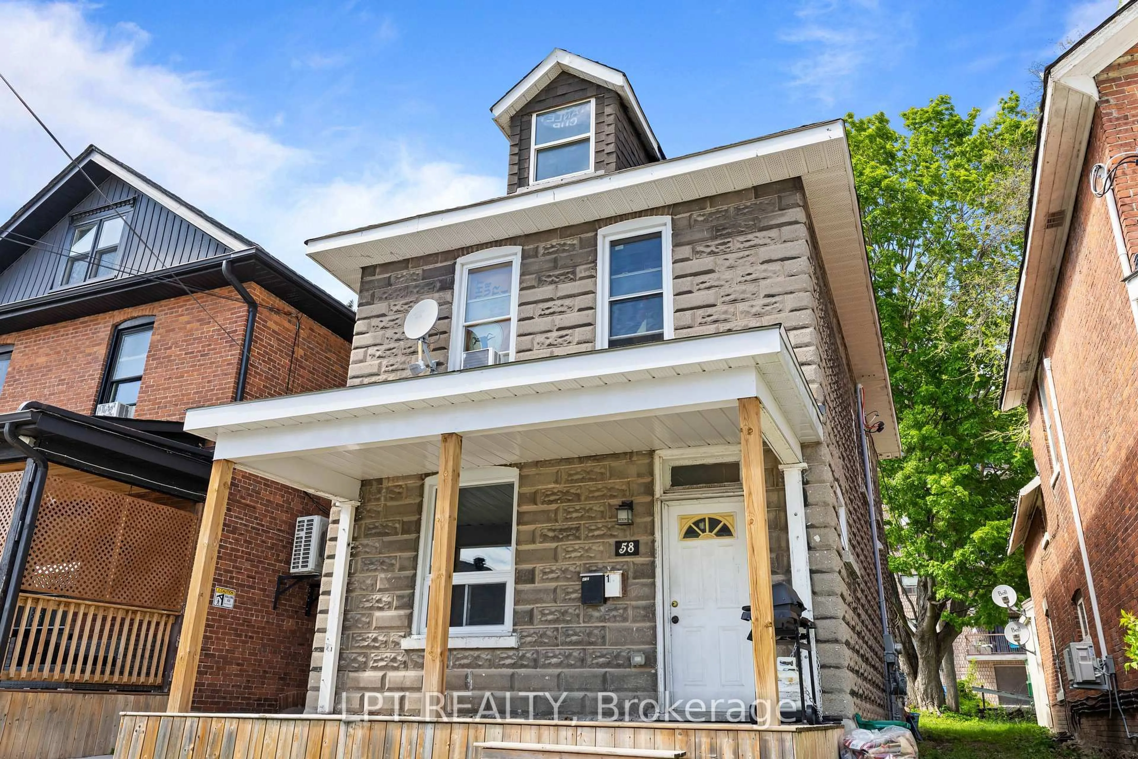 Home with brick exterior material, street for 58 Nottawasaga St, Orillia Ontario L3V 3J4